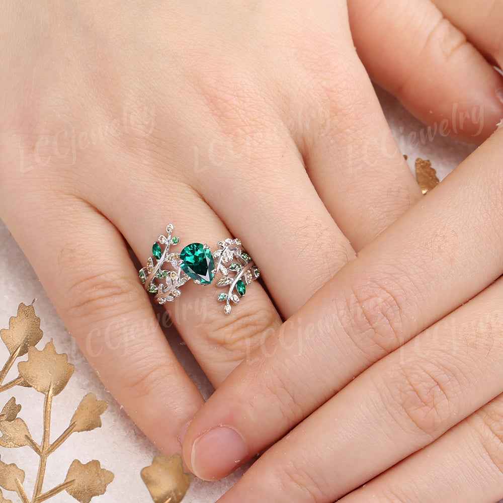 LCCjewelry | Vintage pear cut emerald engagement ring set