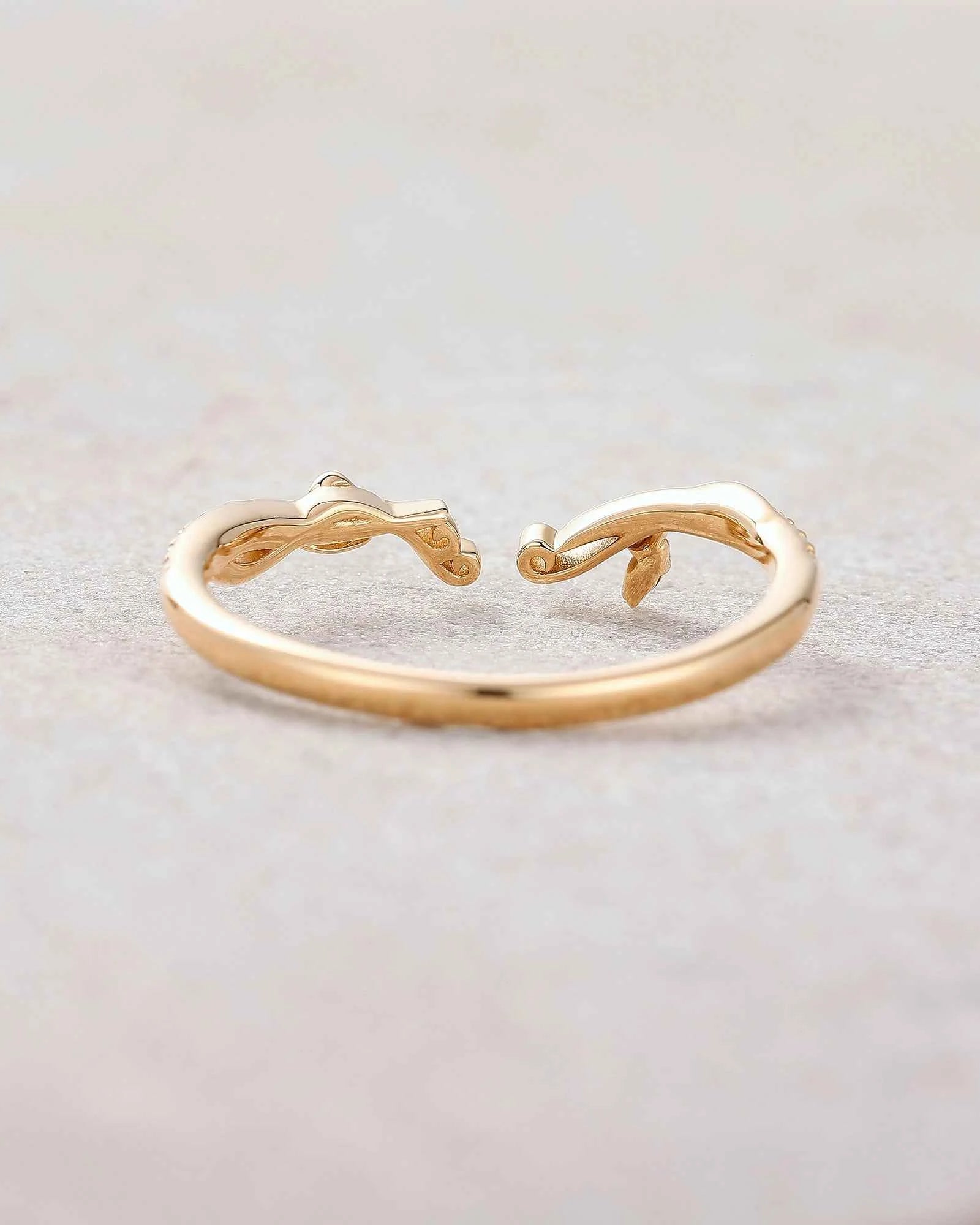 Leaf Inspired | Moning Glory Leaf Curved Wedding Band