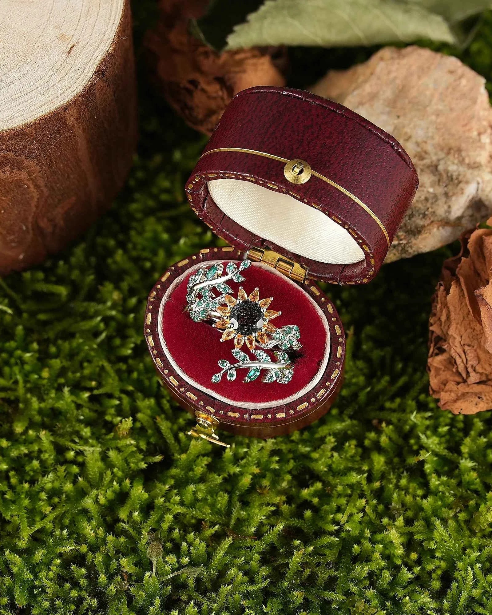 LCCjewelry | One of a Kind Sunflower Design Engagement Ring Set