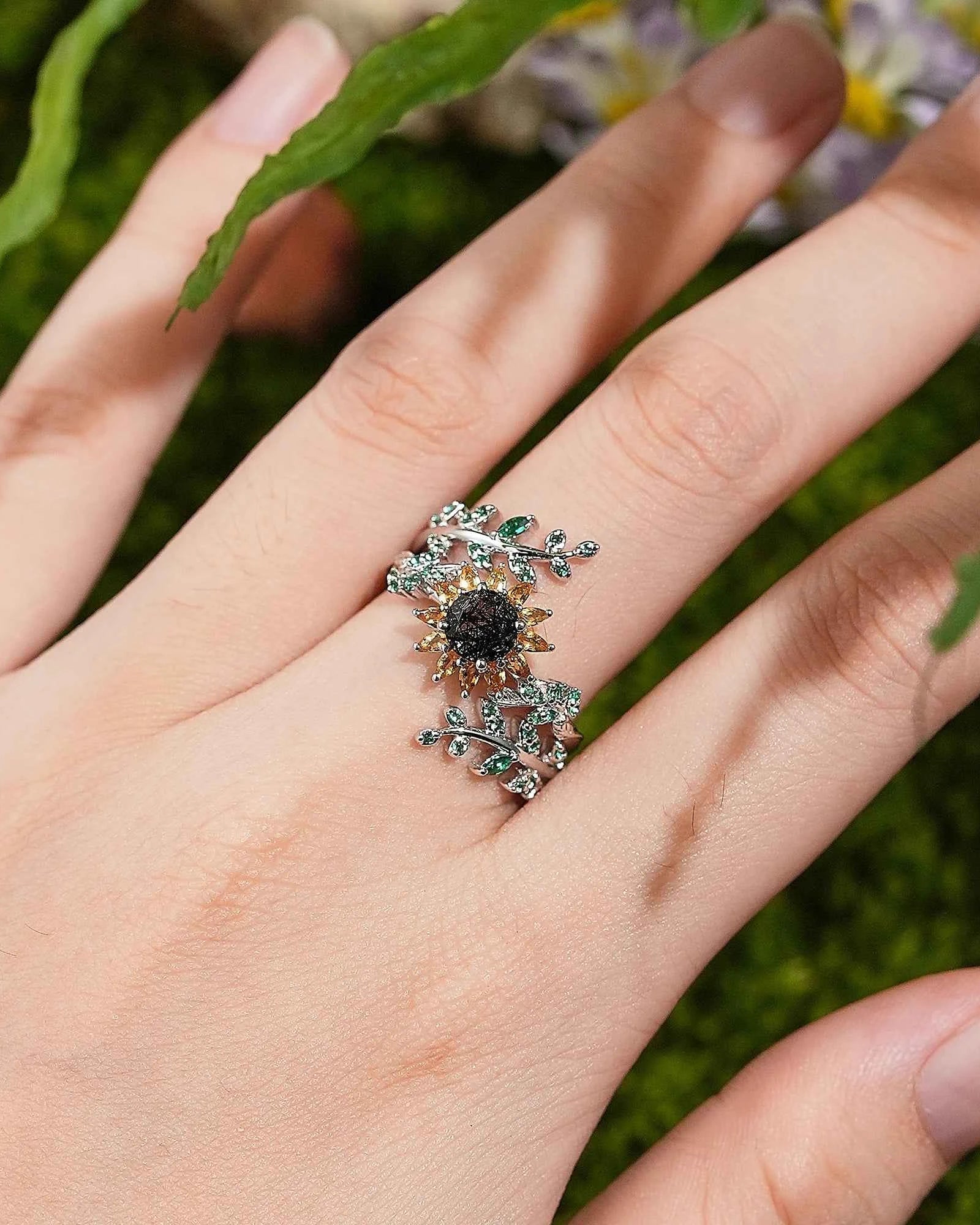 LCCjewelry | One of a Kind Sunflower Design Engagement Ring Set