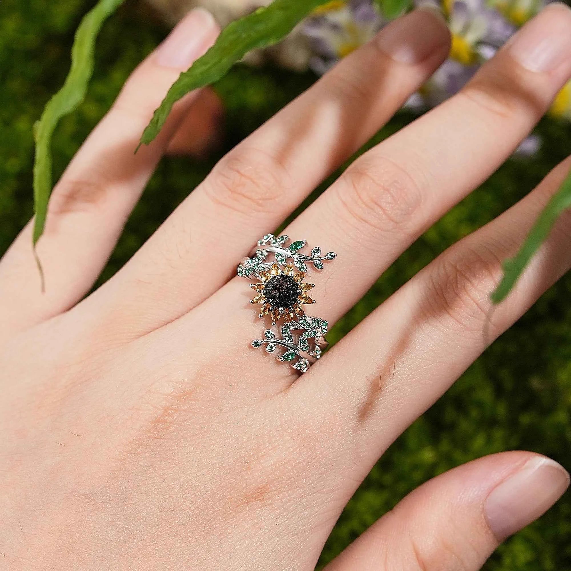 LCCjewelry | One of a Kind Sunflower Design Engagement Ring Set