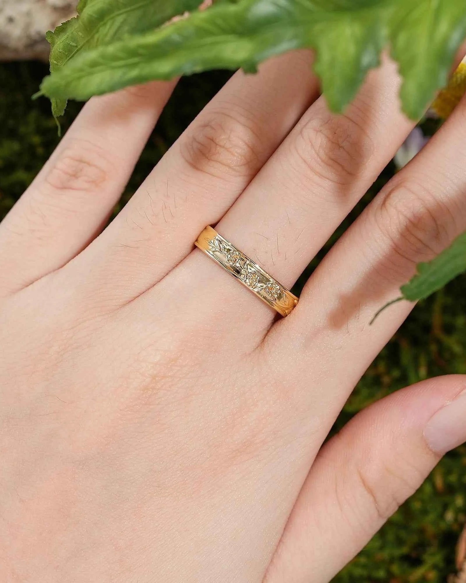 Floral Inspired | Daffodils Design Gold Wedding Band