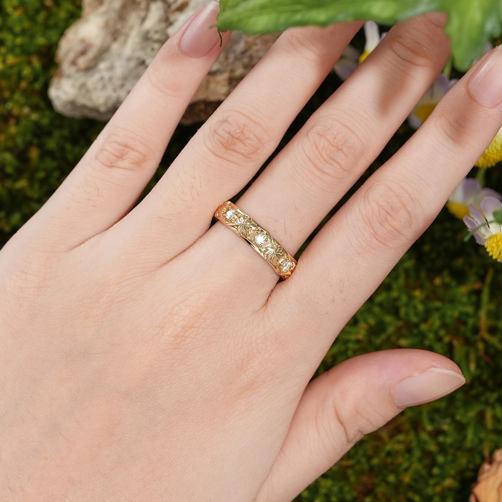 Leaf Inspired | Maple Leaf Design Moissanite Wedding Band - LCCjewelry