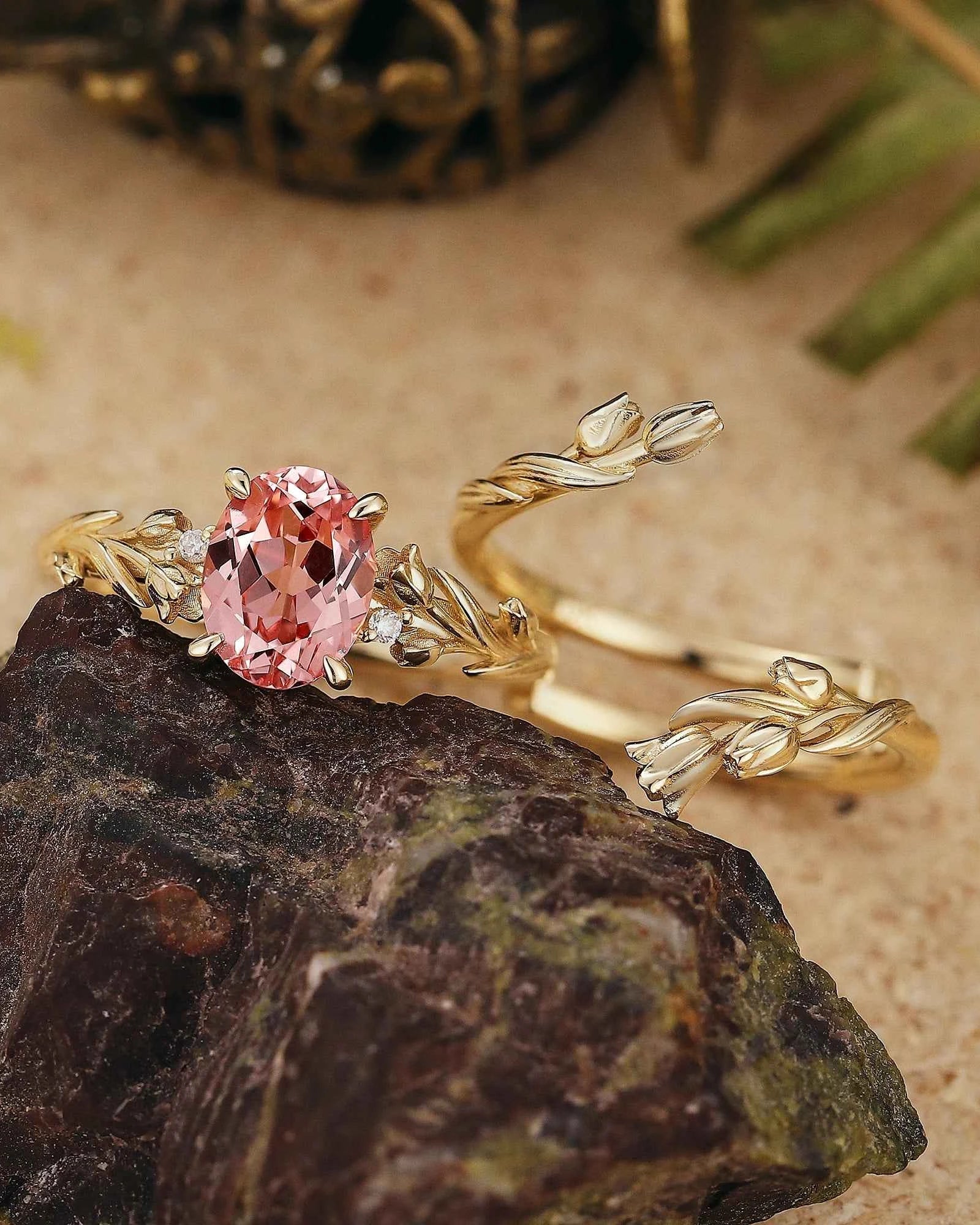 Floral Inspired | 2pc Papalacha Tulip Engagement Ring Set