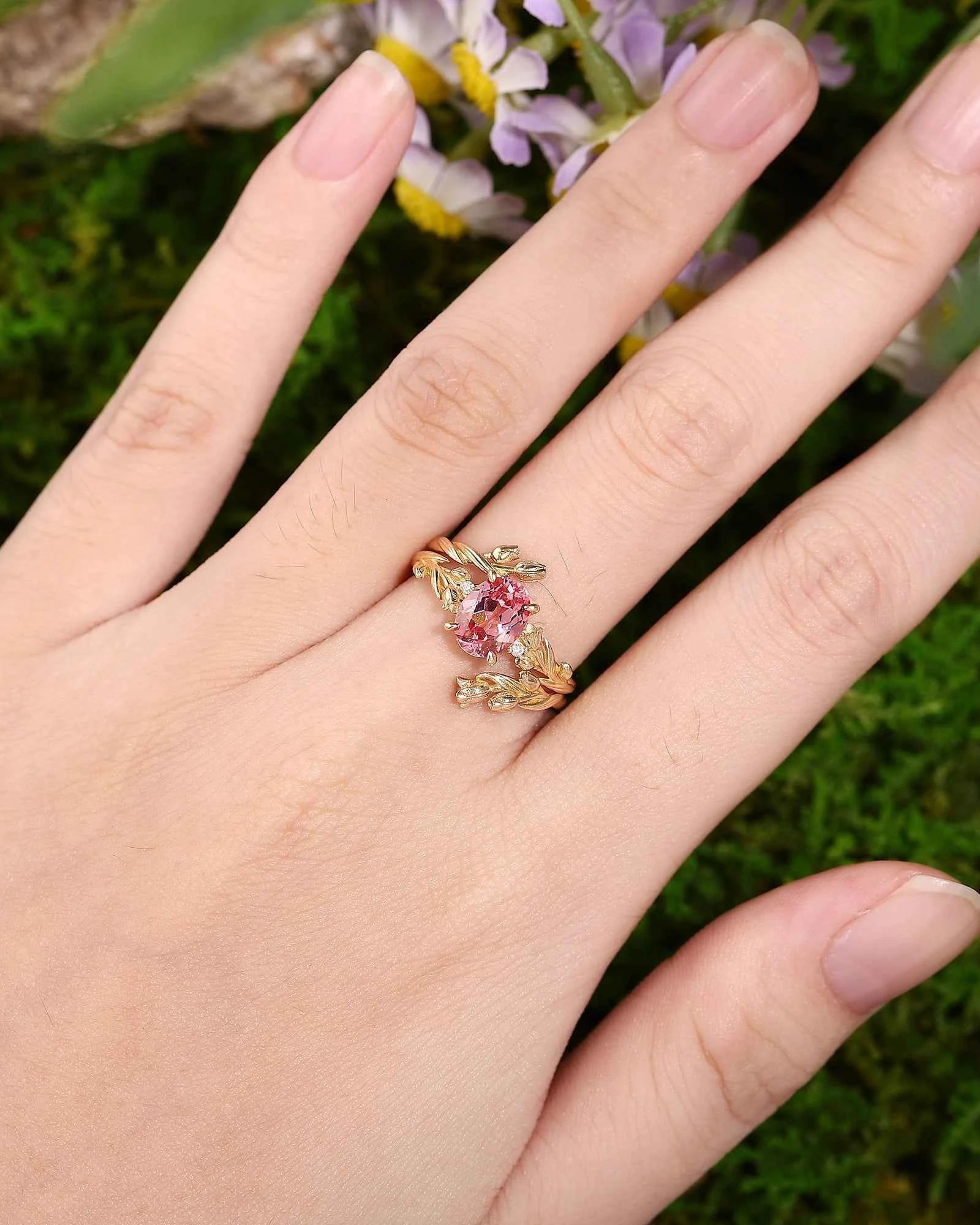 Floral Inspired | 2pc Papalacha Tulip Engagement Ring Set