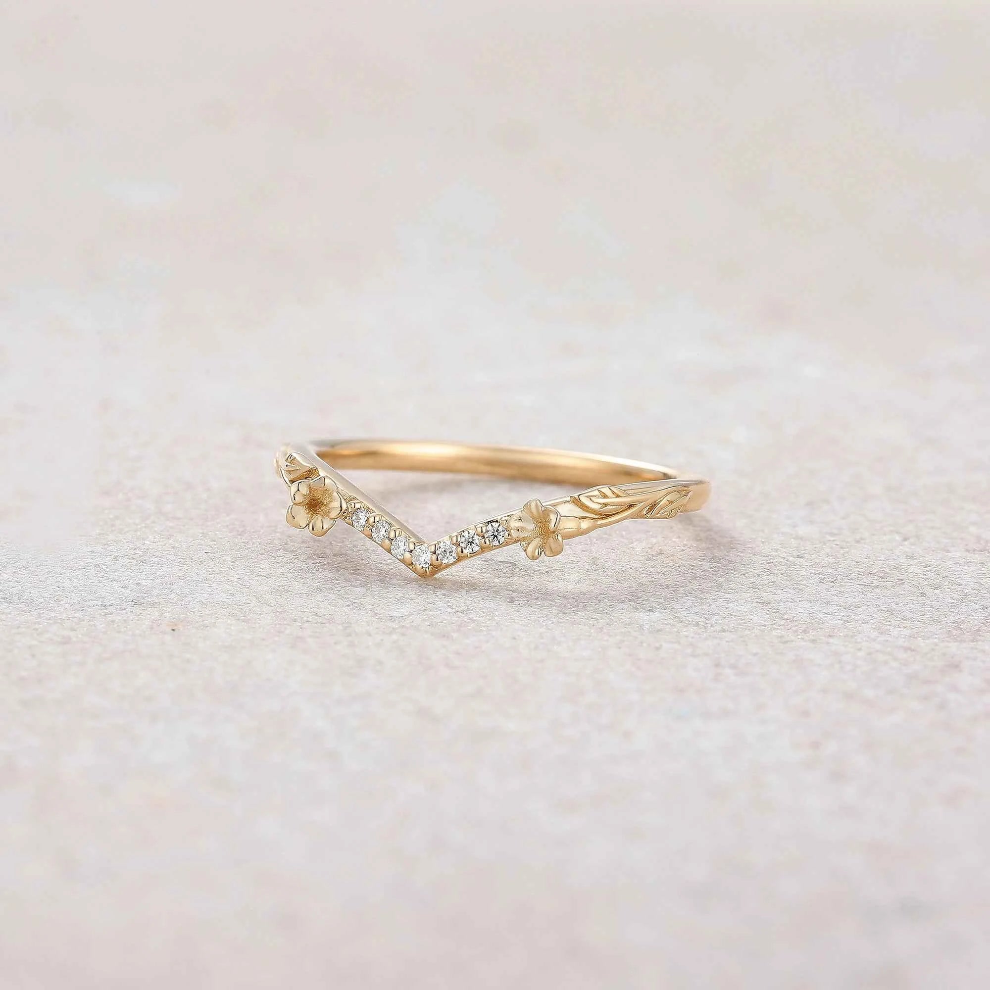 Floral Inspired | Morning Glory Design Curved Wedding Band