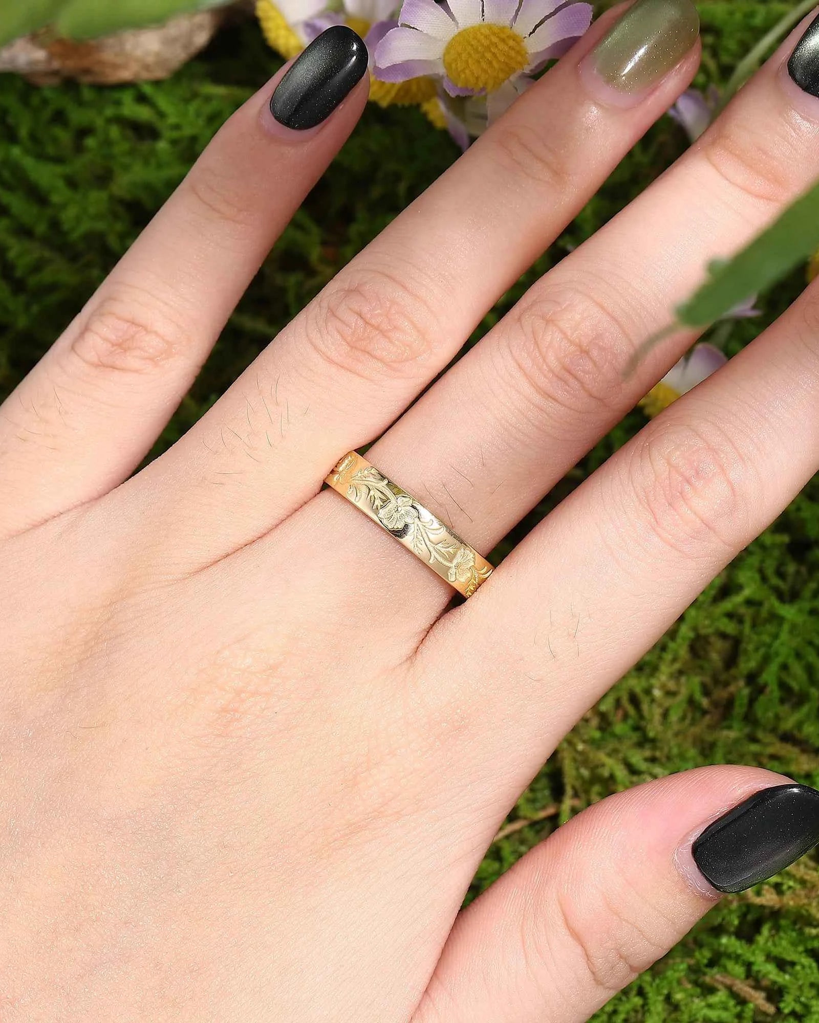 Floral Inspired | Cosmos Design Gold Wedding Band