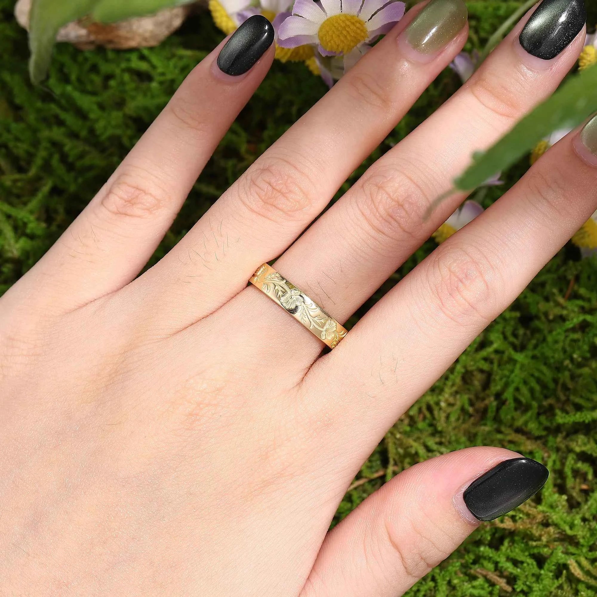 Floral Inspired | Cosmos Design Gold Wedding Band