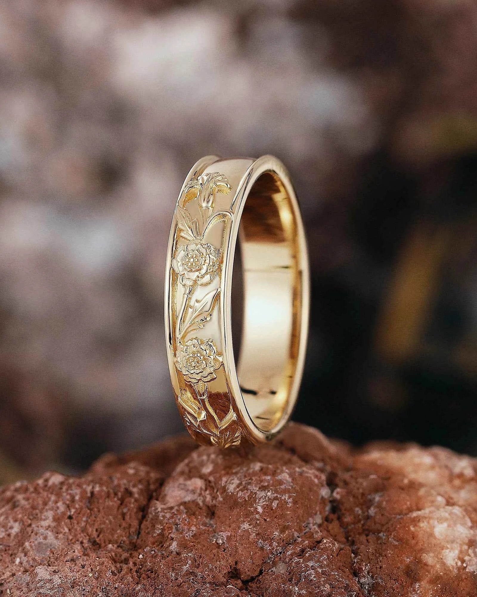 Floral Inspired | Chrysanthemum Design Gold Wedding Band