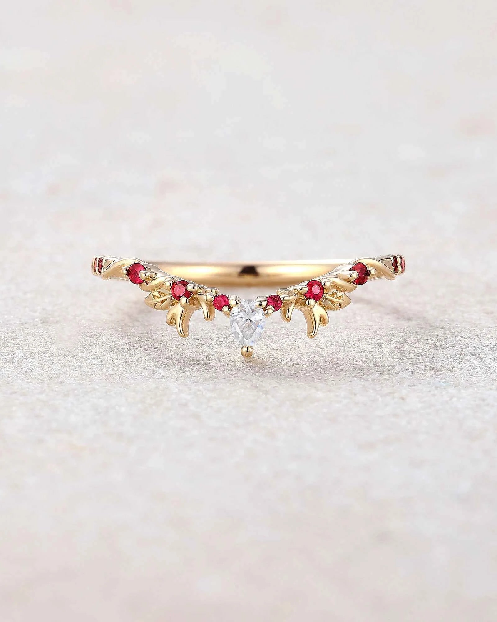 Leaf Inspired | Christmas Holly Leaf Curved Wedding Band