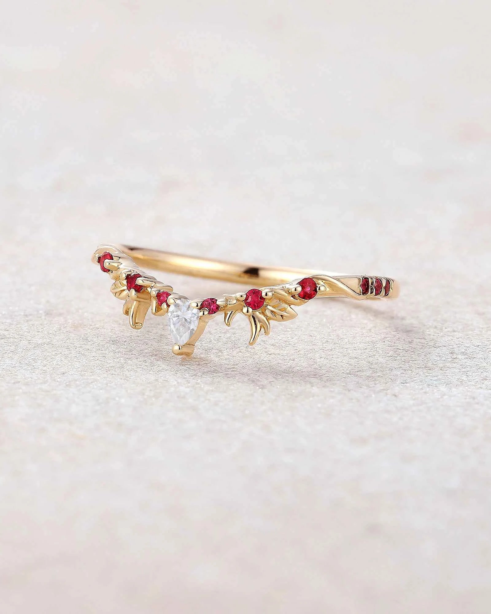 Leaf Inspired | Christmas Holly Leaf Curved Wedding Band