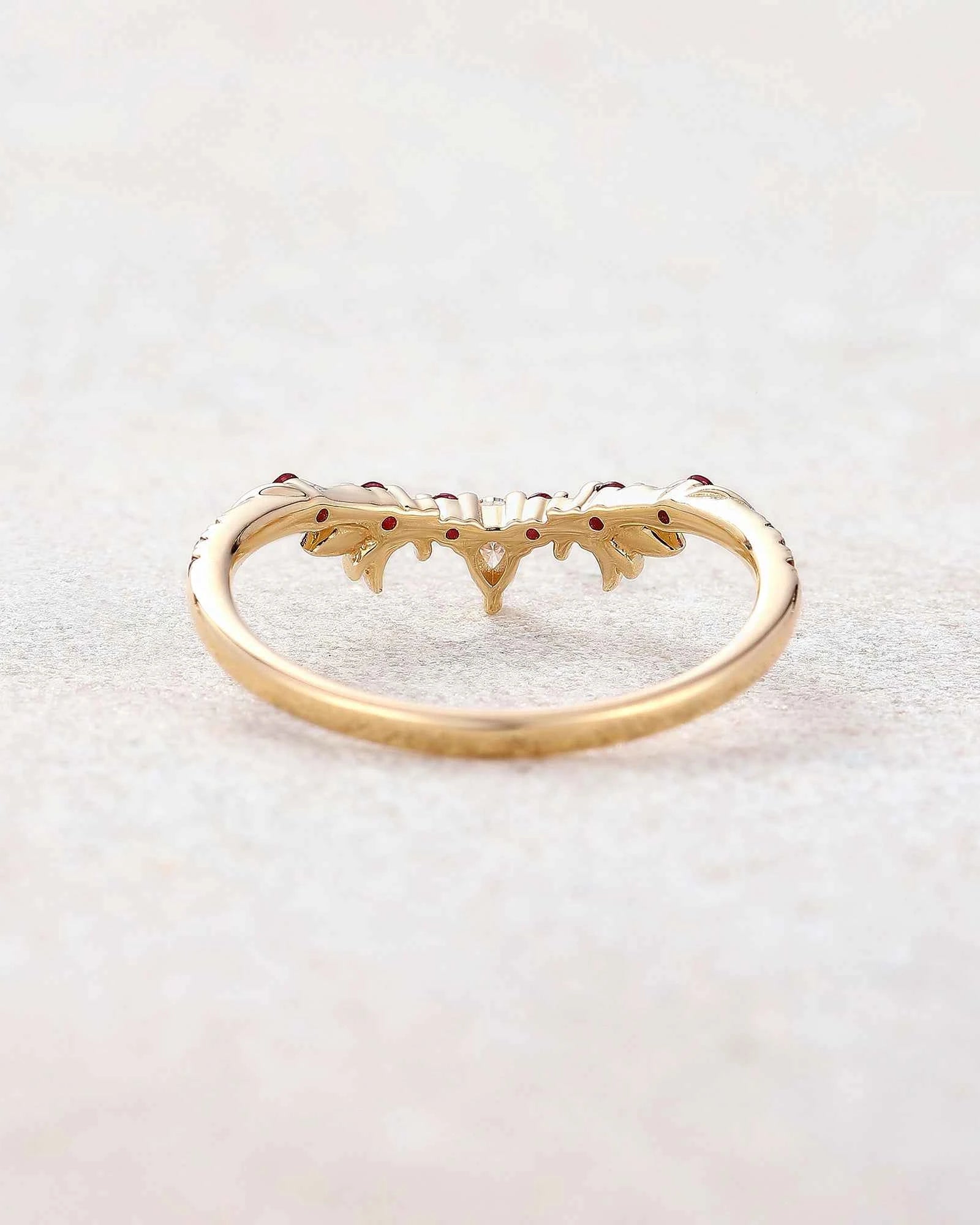 Leaf Inspired | Christmas Holly Leaf Curved Wedding Band