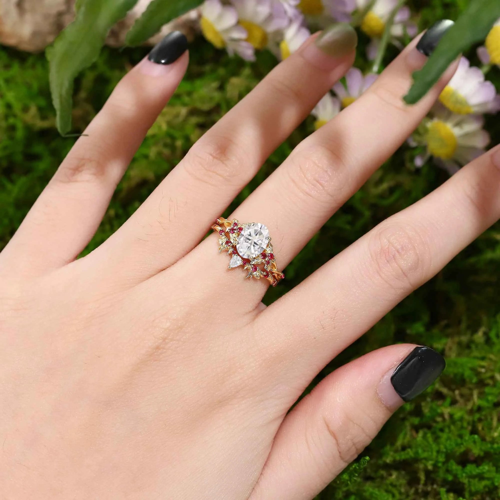 Leaf Inspired | Christmas Holly Leaf Moissanite Engagement Ring Set