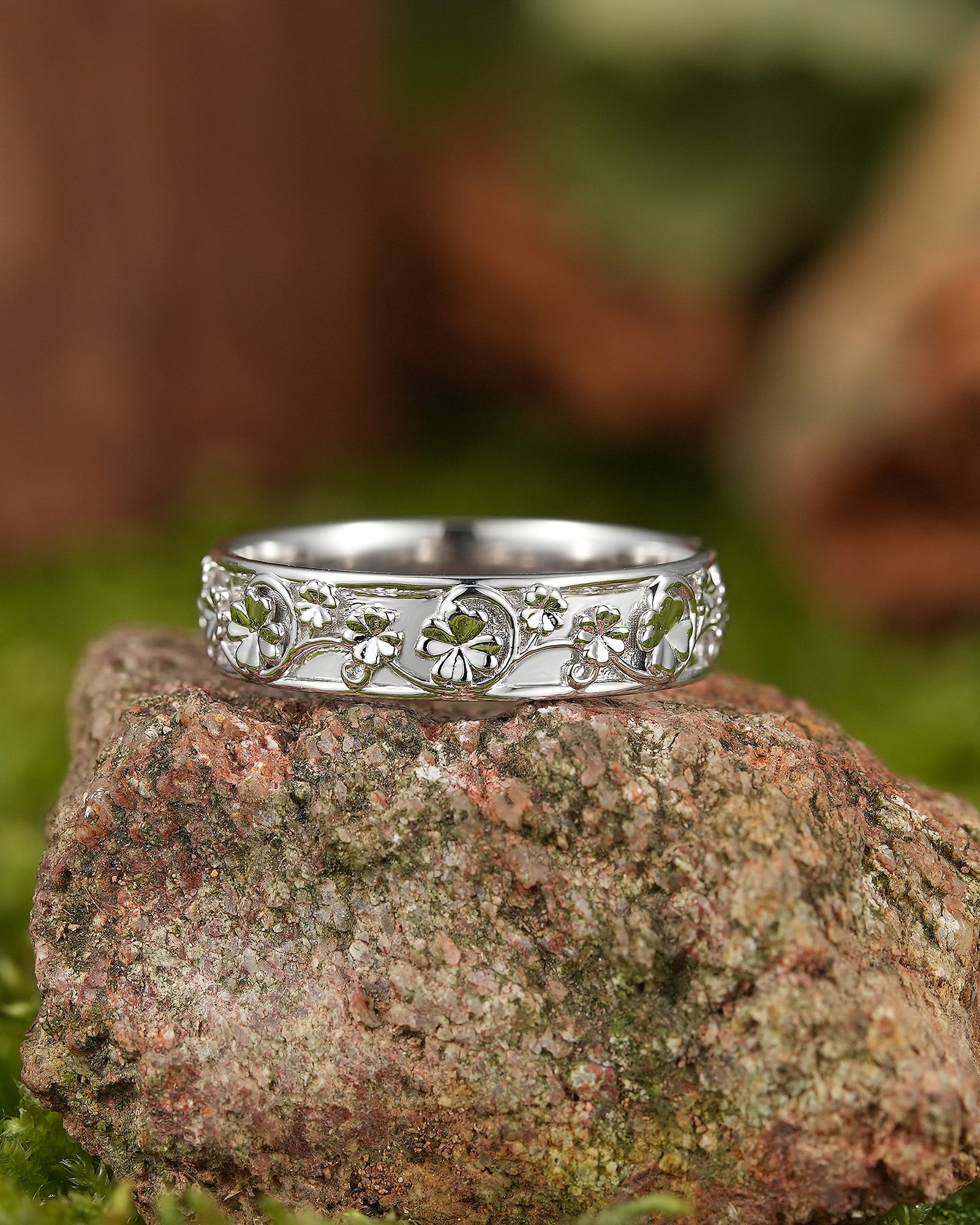 Leaf Inspired |  White Gold Four Leaf Clover Design Mens Wedding Band - LCCjewelry