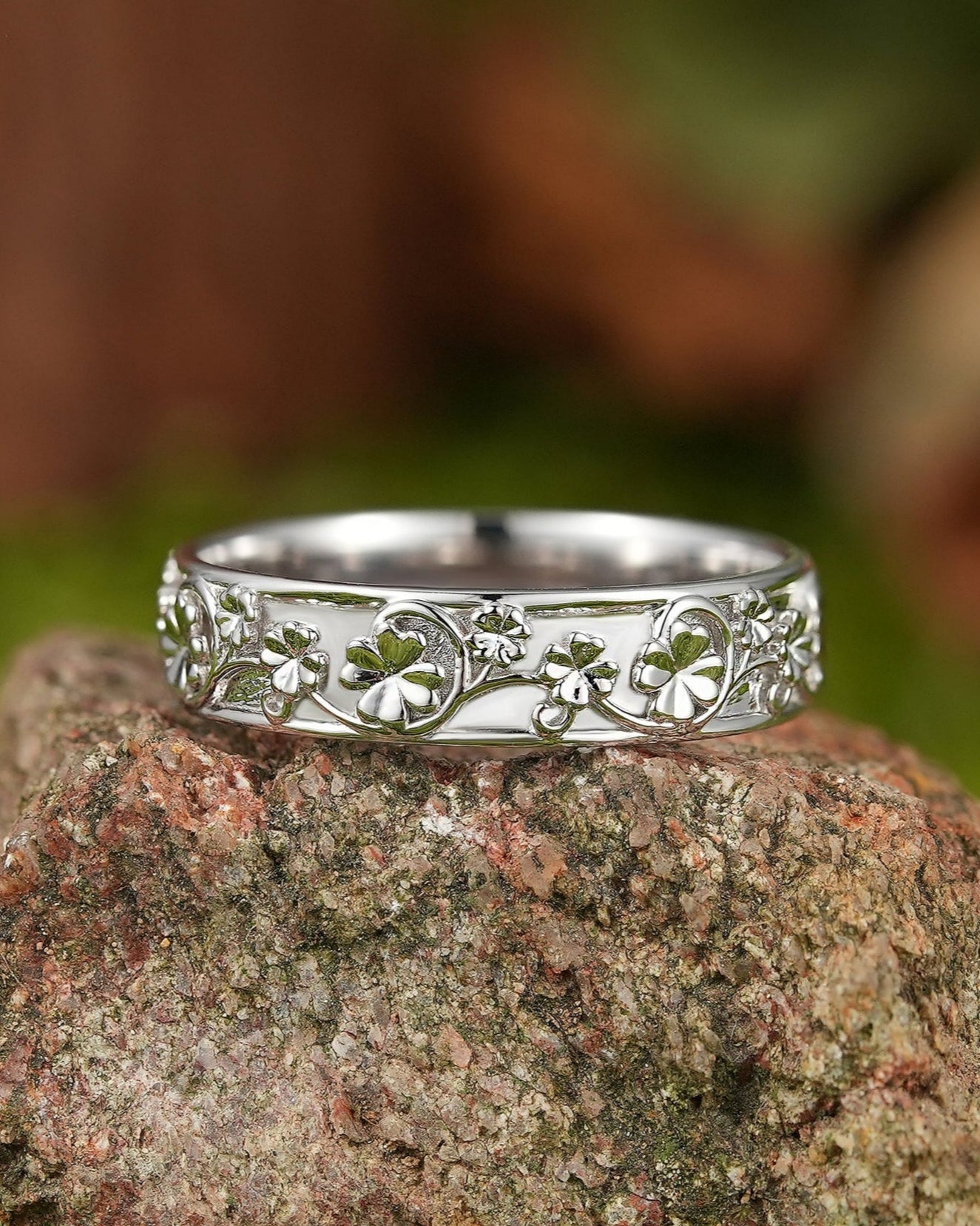Leaf Inspired |  White Gold Four Leaf Clover Design Mens Wedding Band - LCCjewelry