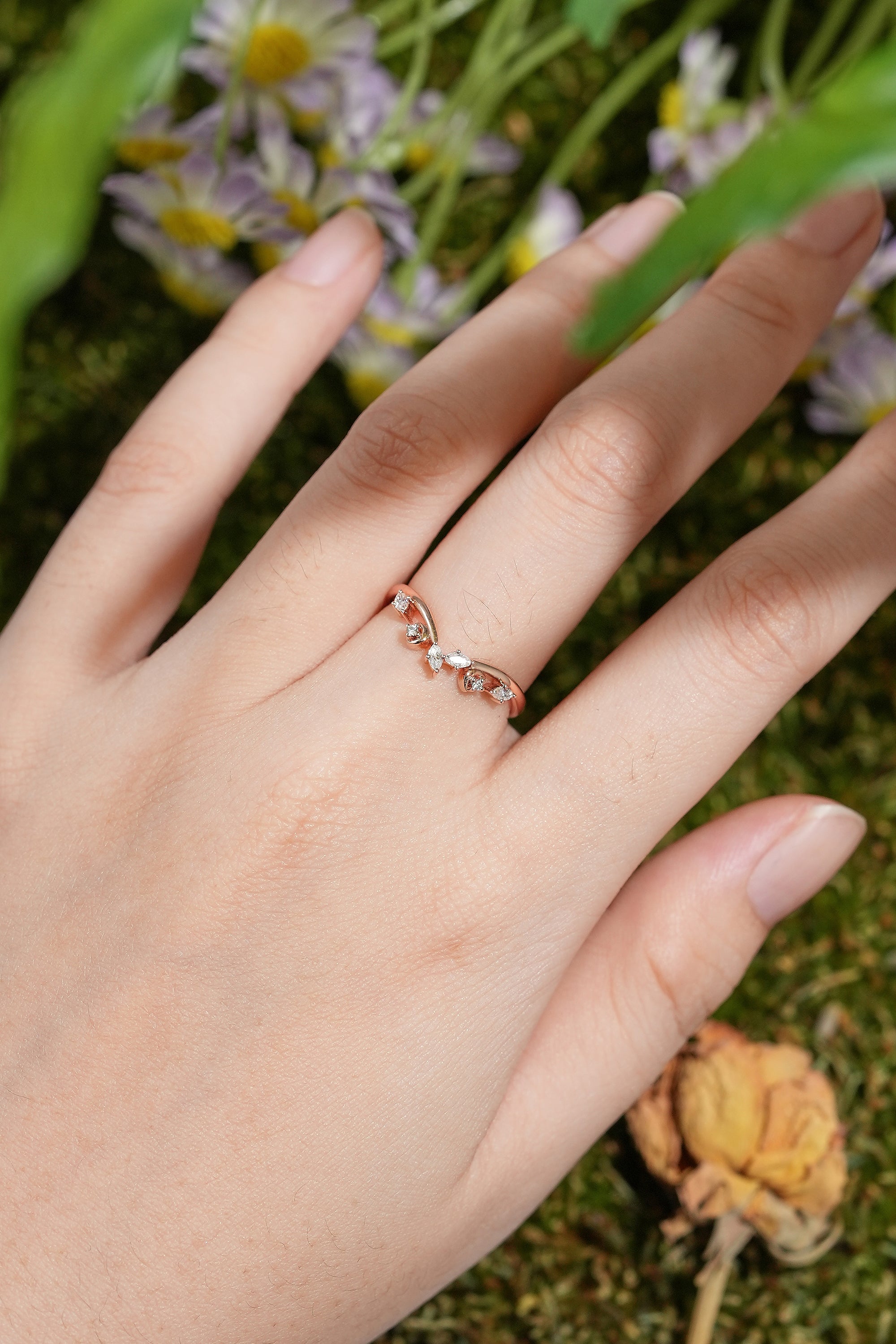 Moon Inspired Design Yellow Gold Curved Wedding Band - LCCjewelry