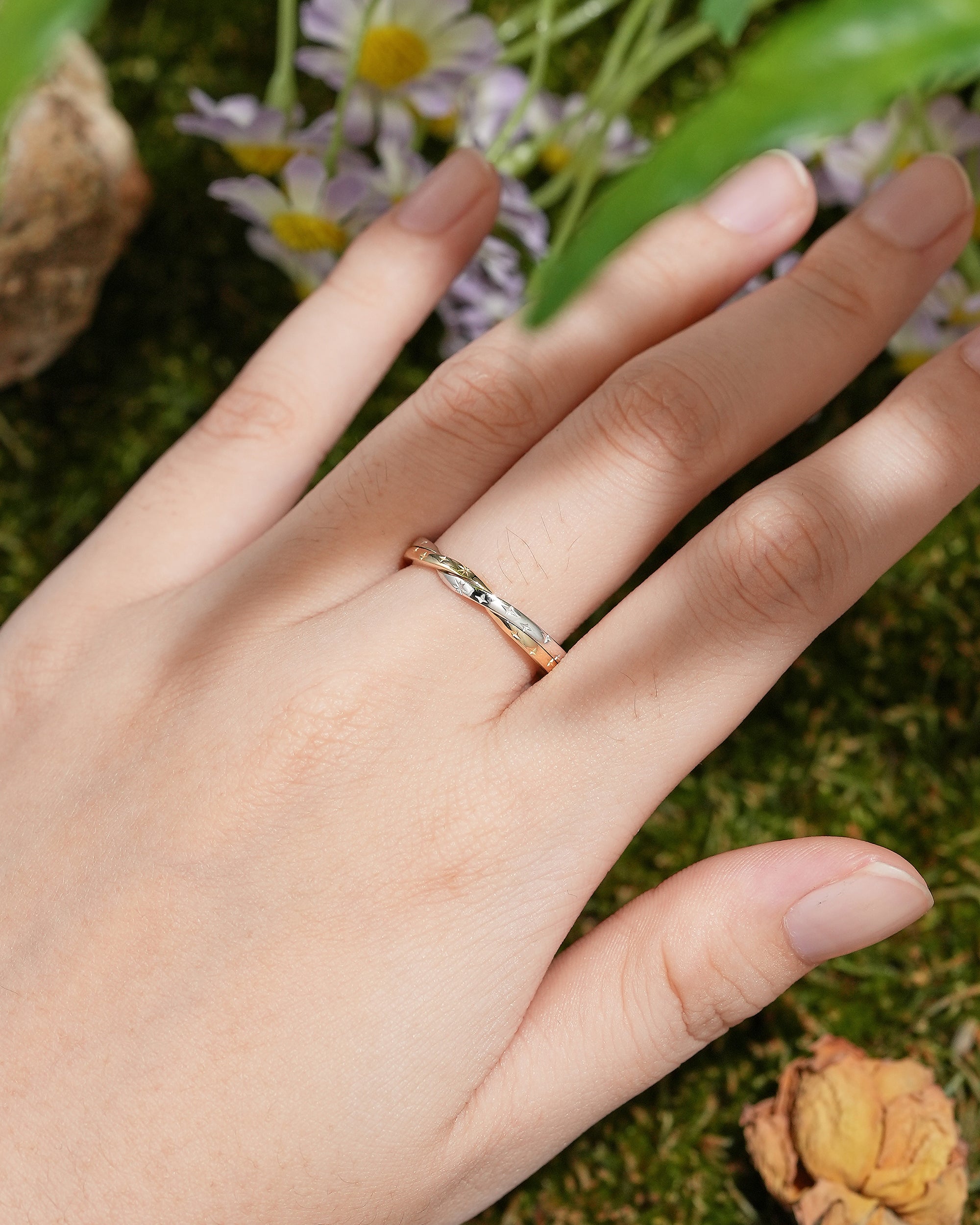 Elegant Twisted Two Tone Starry Night Wedding Band - LCCjewelry