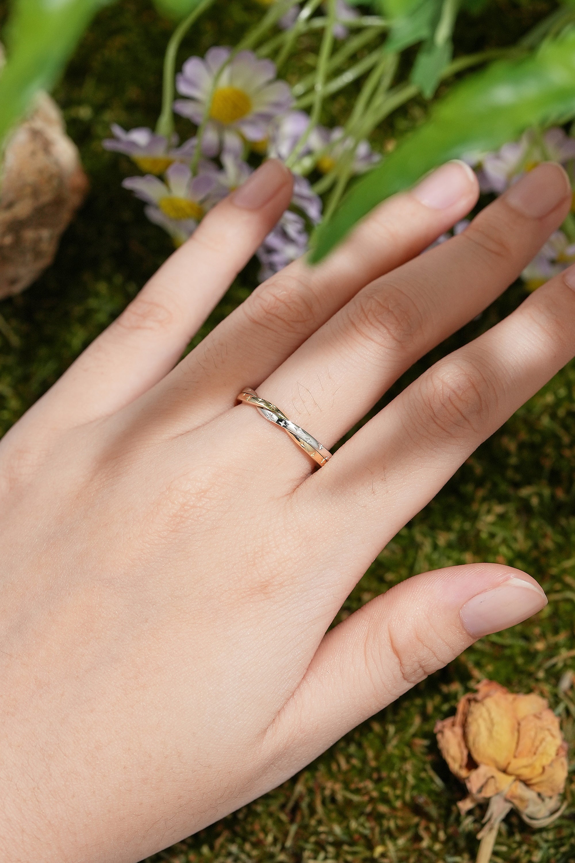 Elegant Twisted Two Tone Starry Night Wedding Band - LCCjewelry