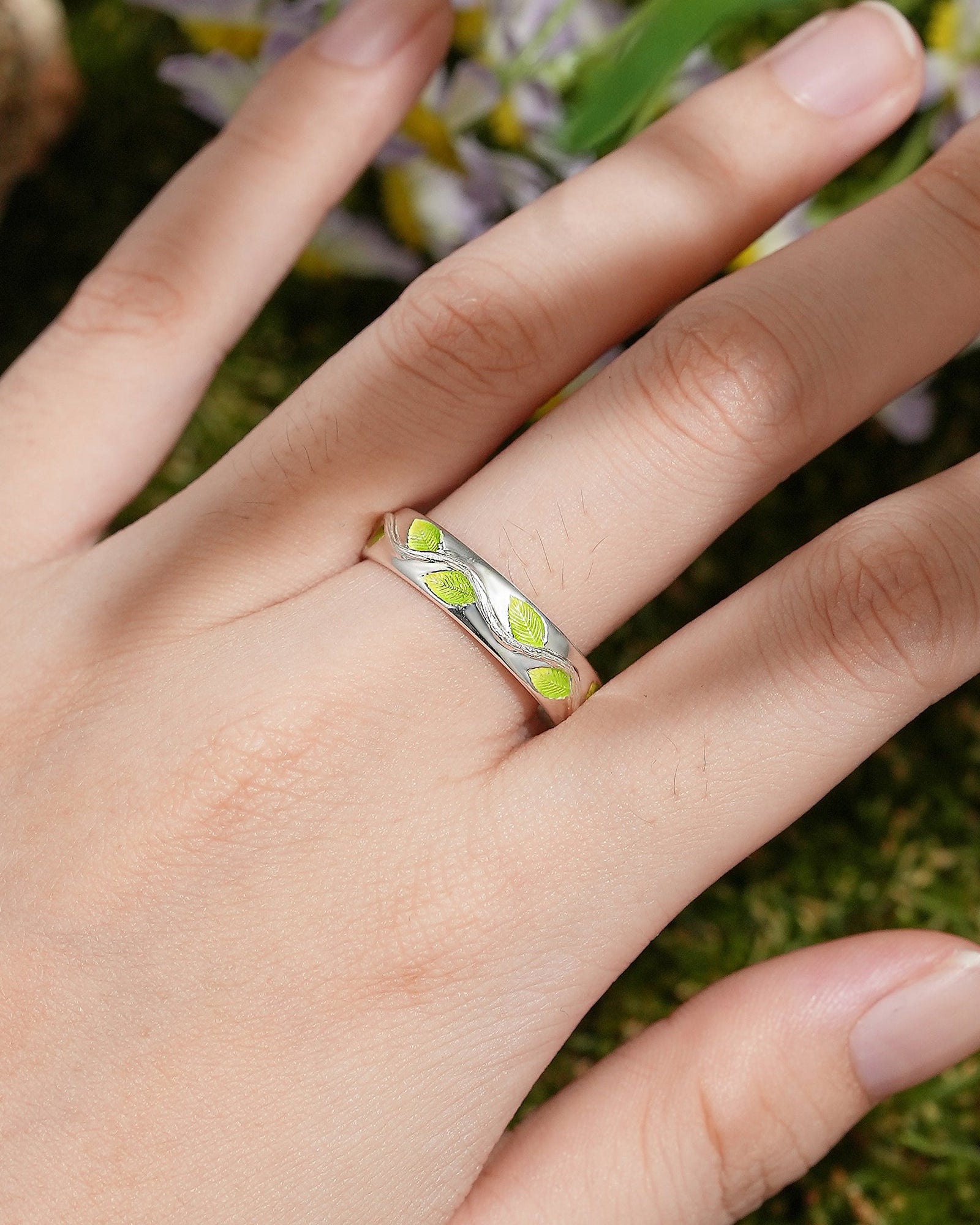 LCCjewelry | Nature Inspired Green Leaf Enamel Wedding Band - LCCjewelry