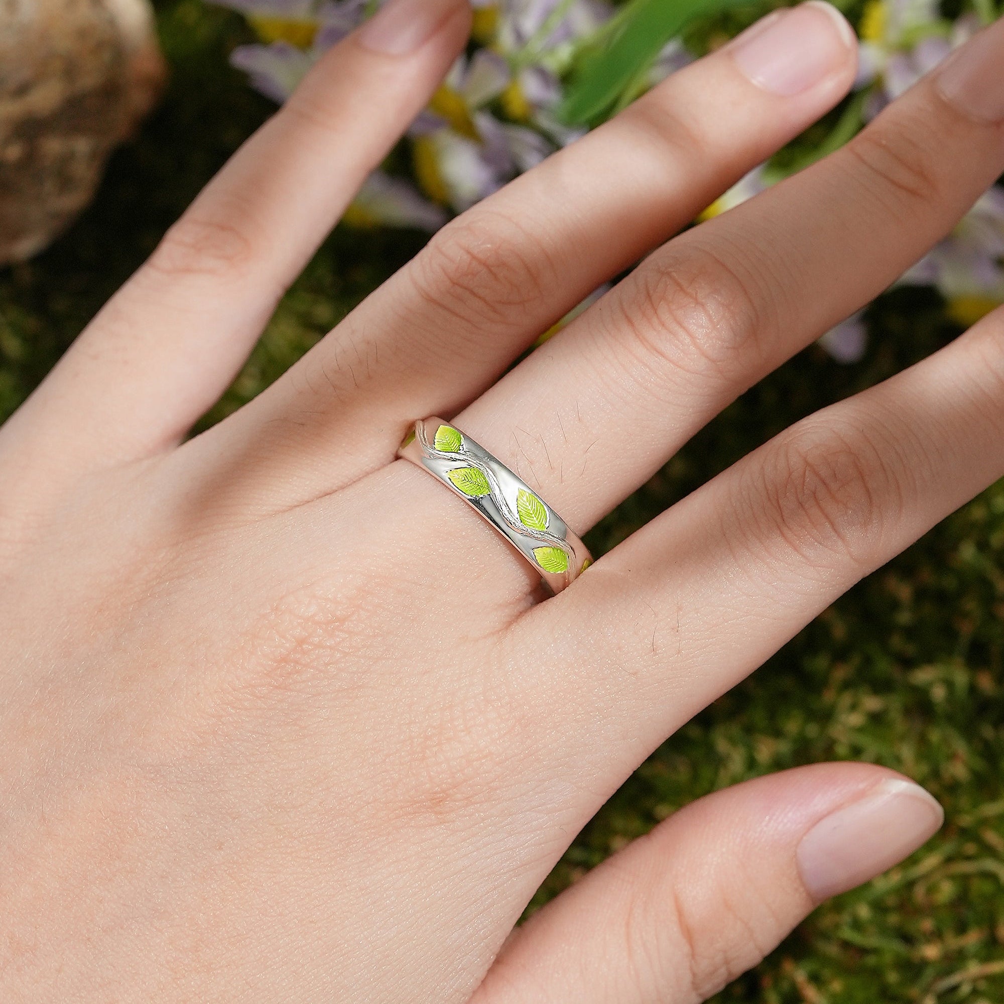 LCCjewelry | Nature Inspired Green Leaf Enamel Wedding Band - LCCjewelry