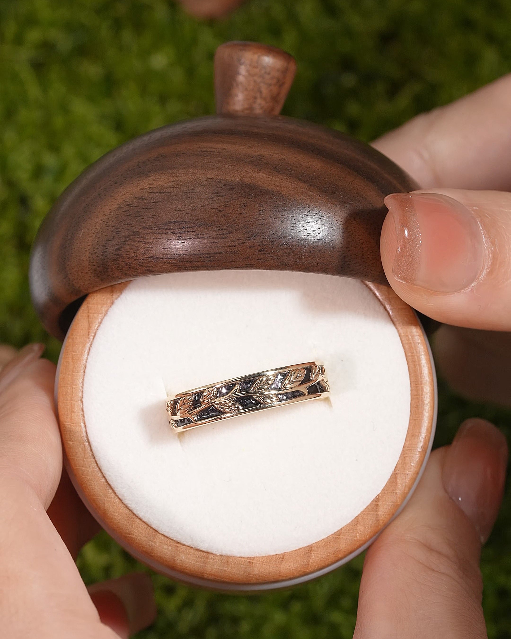 LCCjewelry | Nature Inspired Leaf Design Black Enamel Wedding Band - LCCjewelry