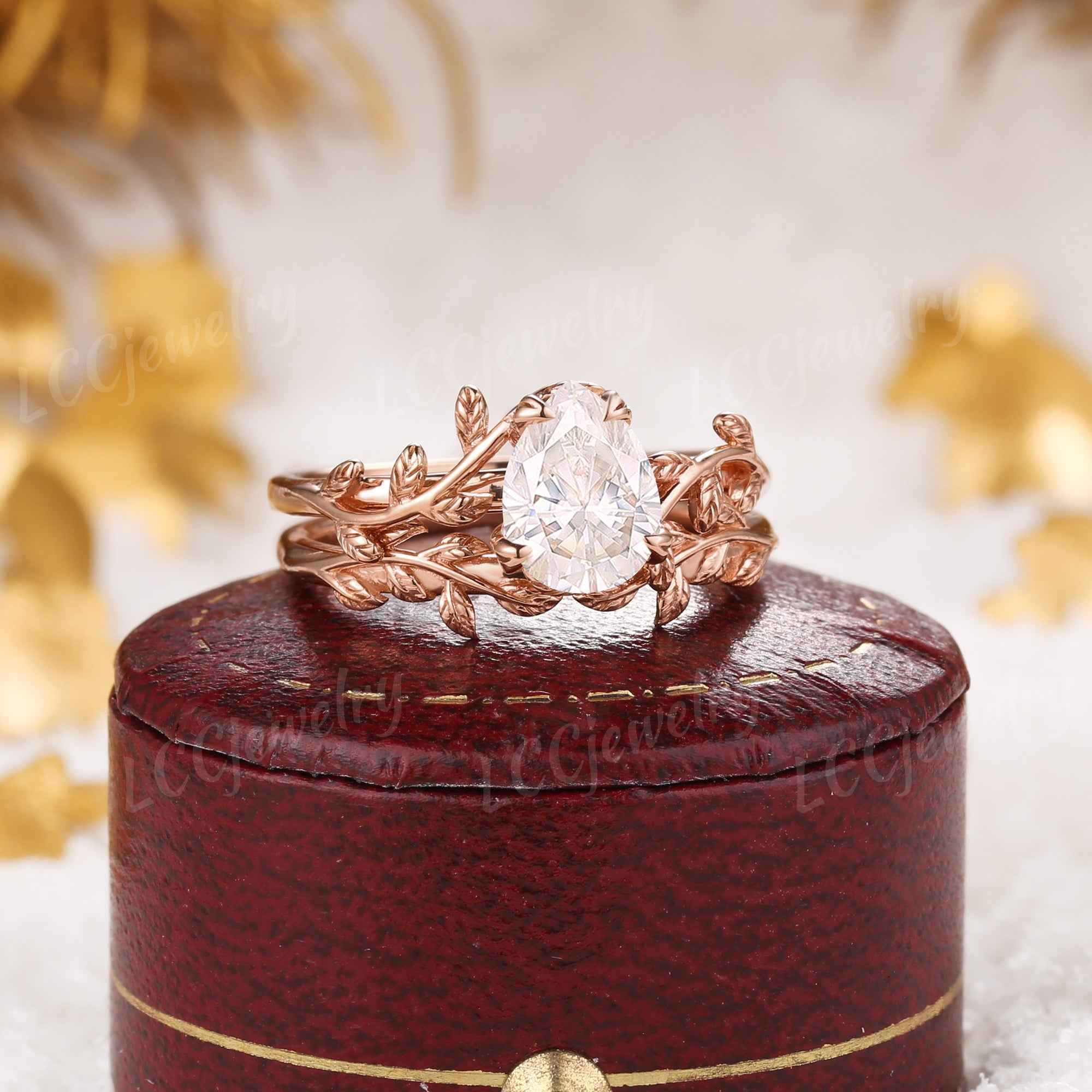 LCCjewelry | Unique Pear Cut Moissanite Engagement Ring Set