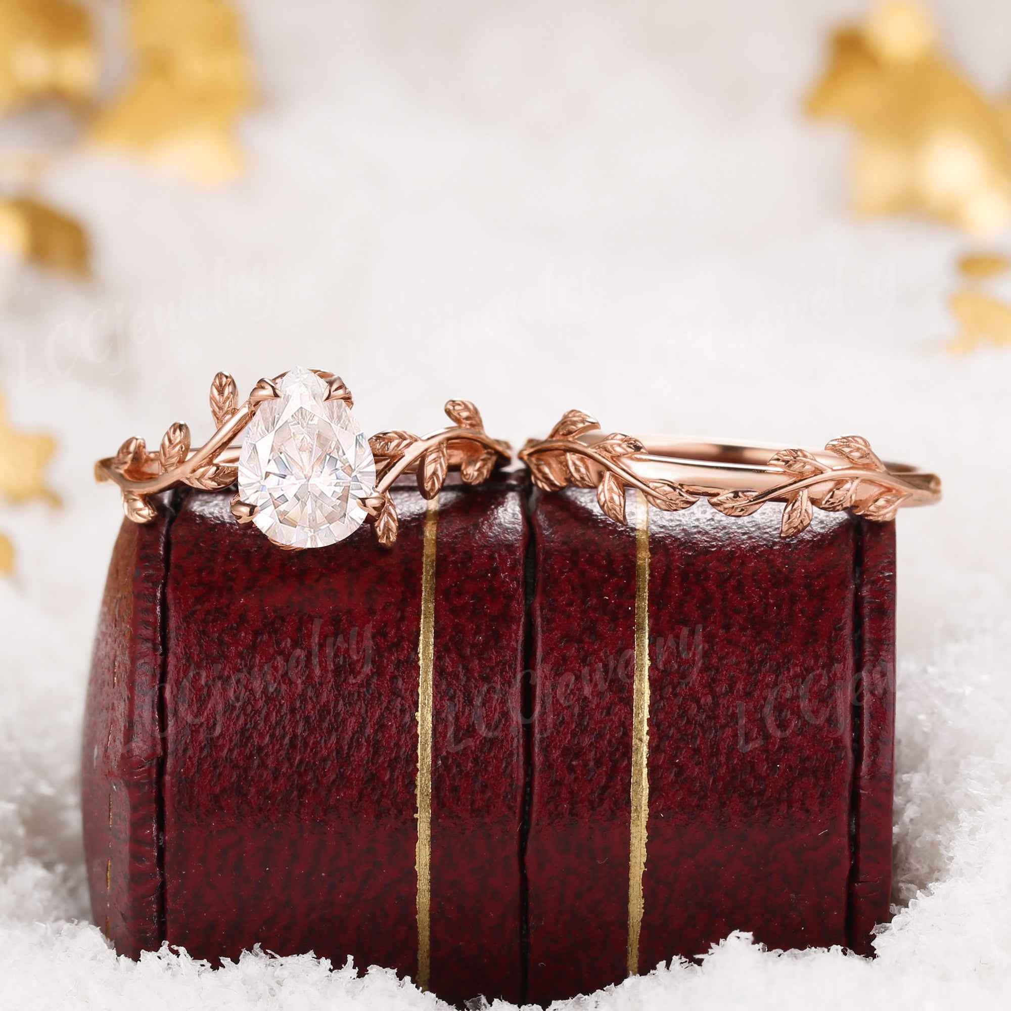 LCCjewelry | Unique Pear Cut Moissanite Engagement Ring Set