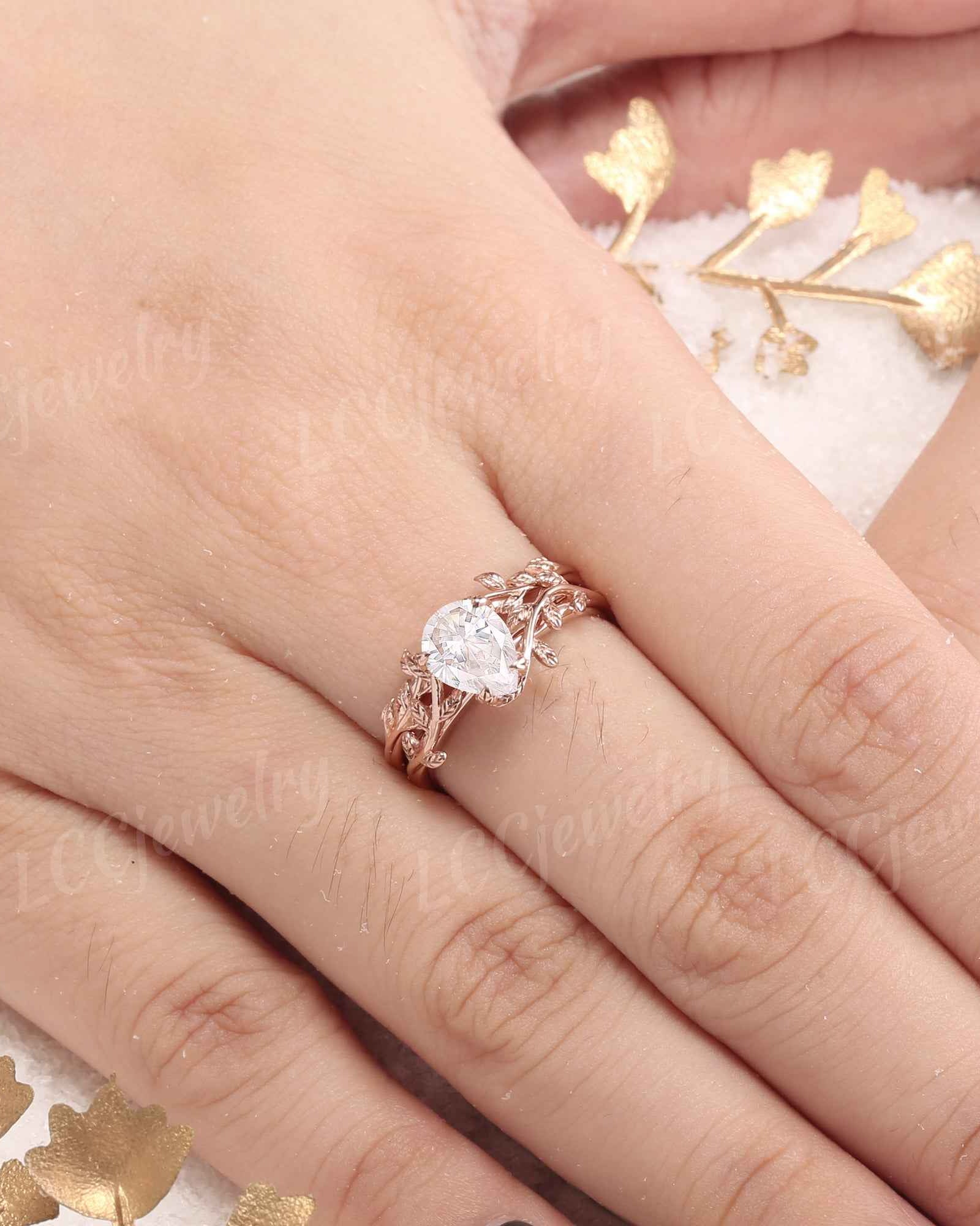 LCCjewelry | Unique Pear Cut Moissanite Engagement Ring Set