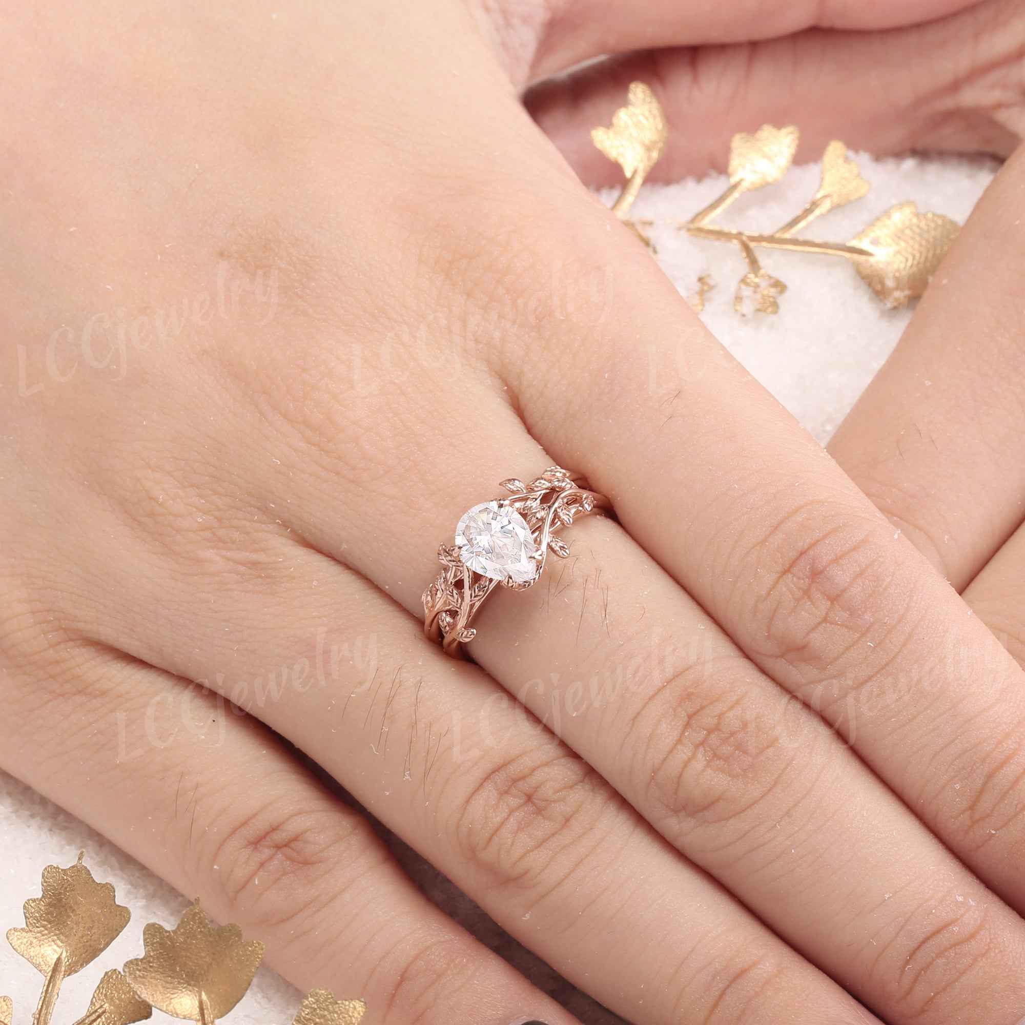 LCCjewelry | Unique Pear Cut Moissanite Engagement Ring Set