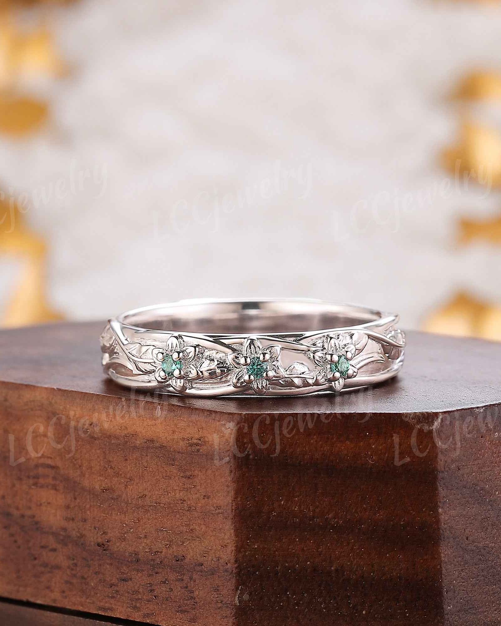 Leaf Inspired | Emerald Laurel Flower Wedding Band