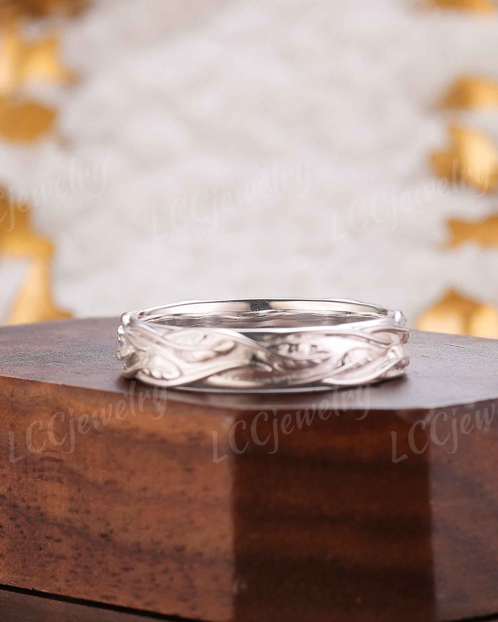 Leaf Inspired | Emerald Laurel Flower Wedding Band