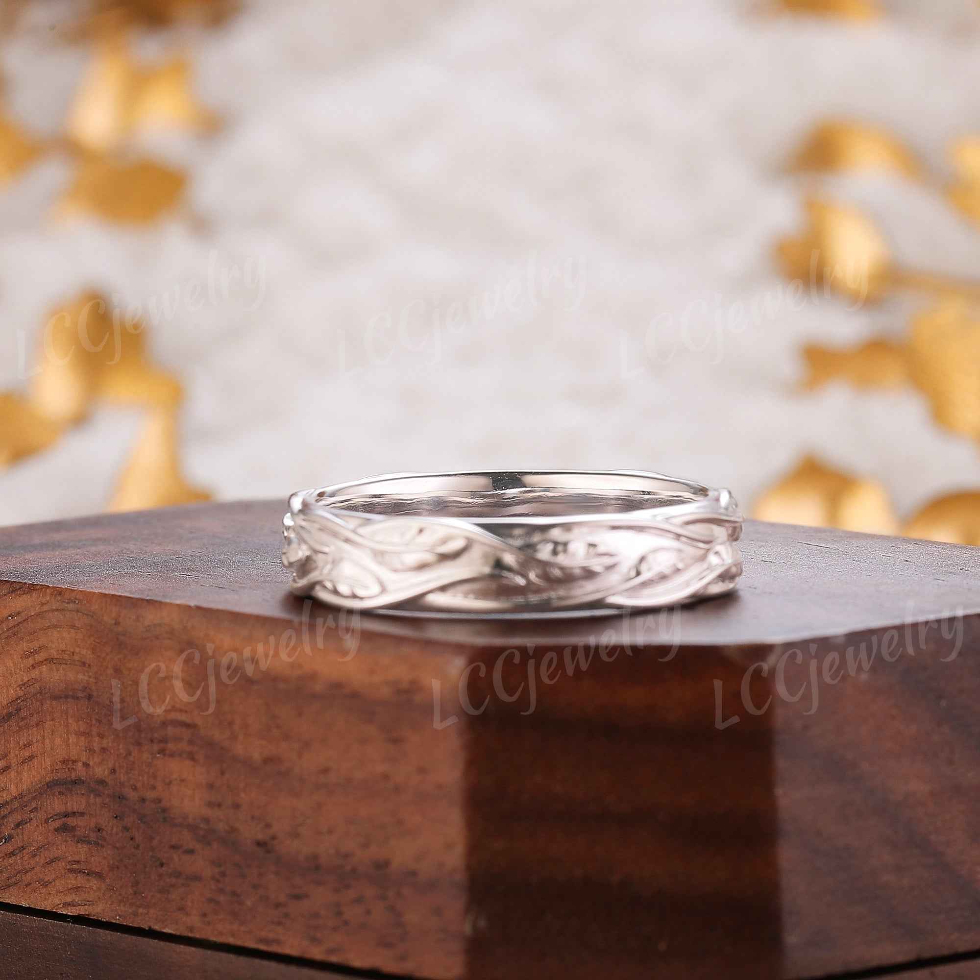 Leaf Inspired | Emerald Laurel Flower Wedding Band