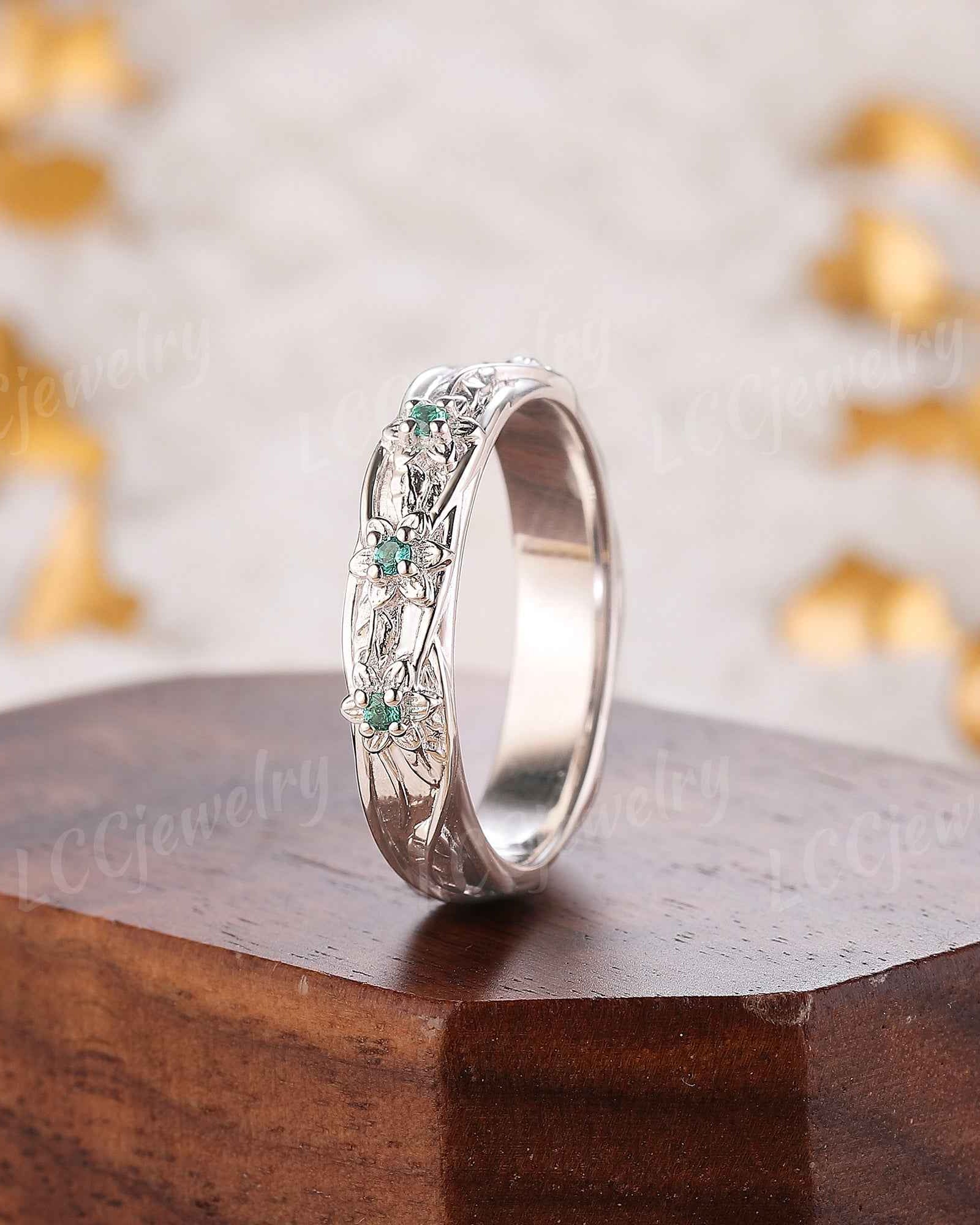 Leaf Inspired | Emerald Laurel Flower Wedding Band