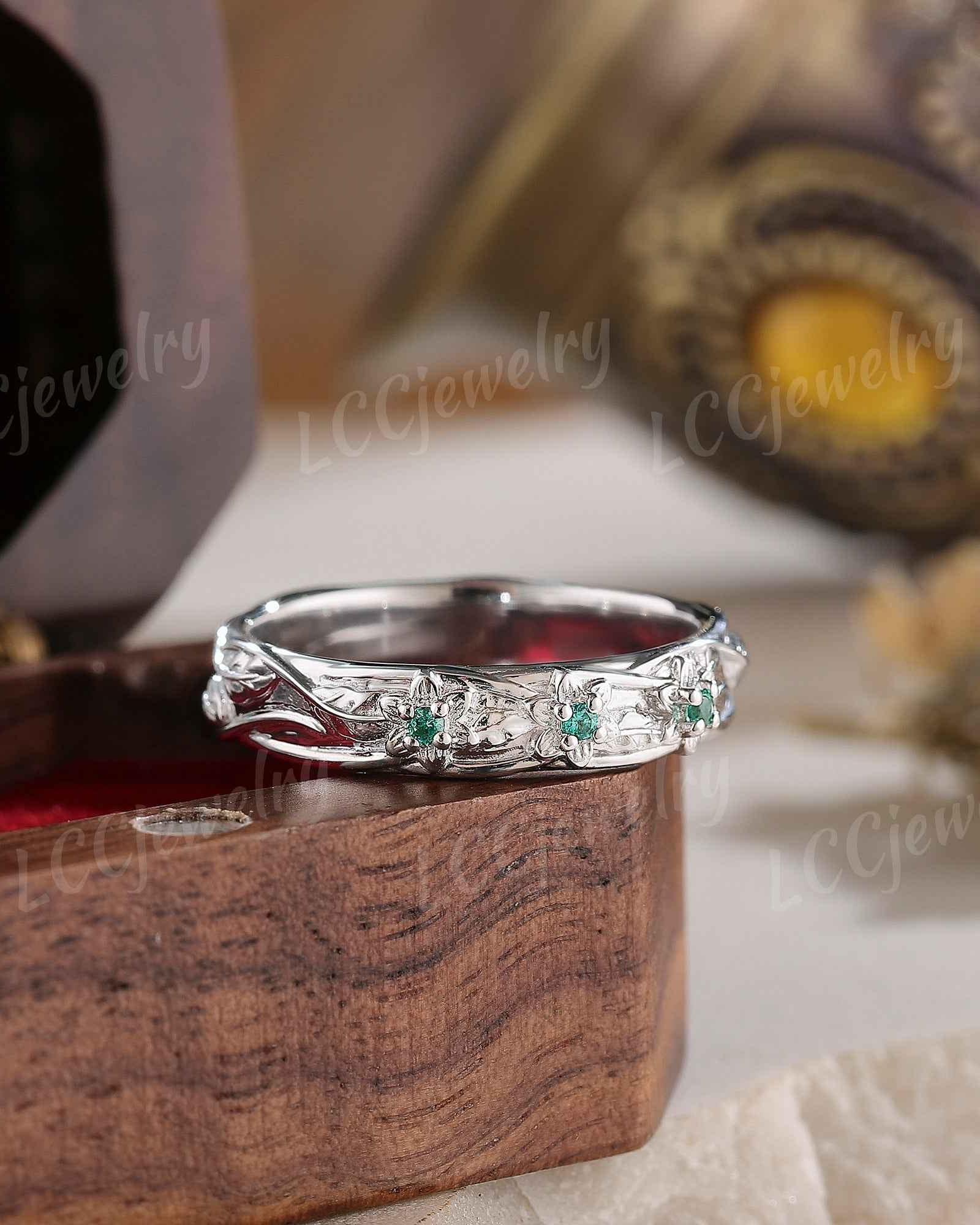 Leaf Inspired | Emerald Laurel Flower Wedding Band