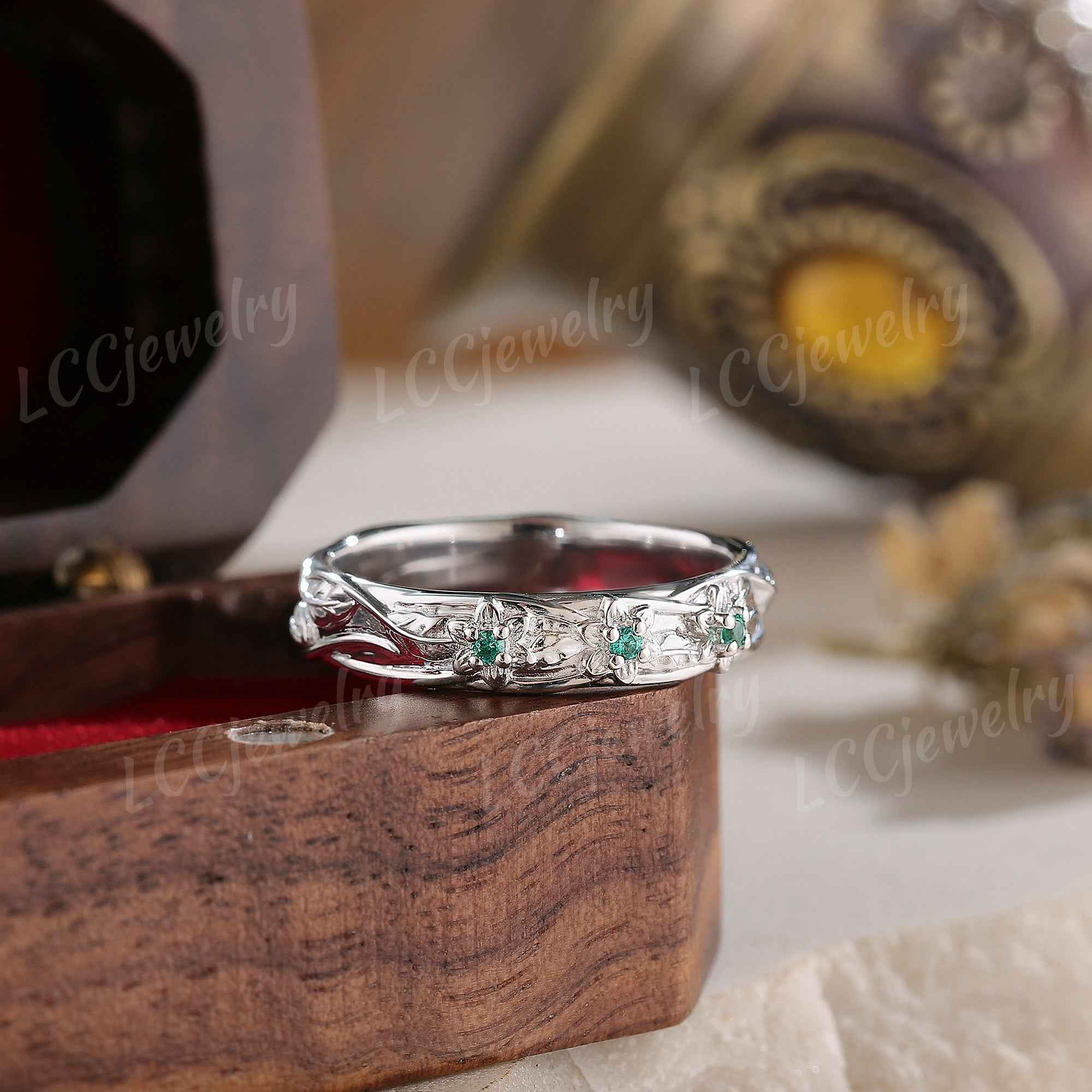 Leaf Inspired | Emerald Laurel Flower Wedding Band