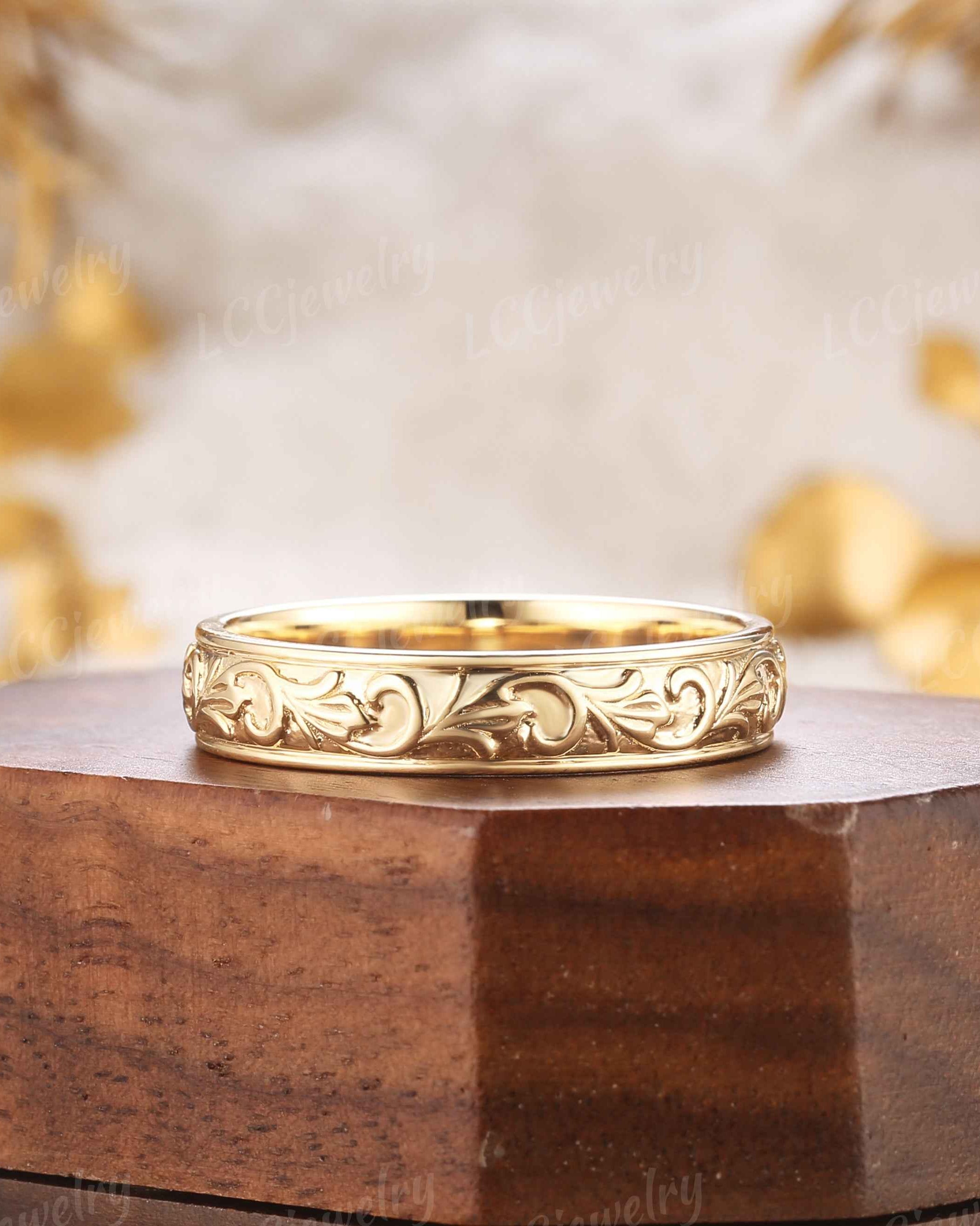 Floral Inspired | Unique Iris Design Mens Wedding Band