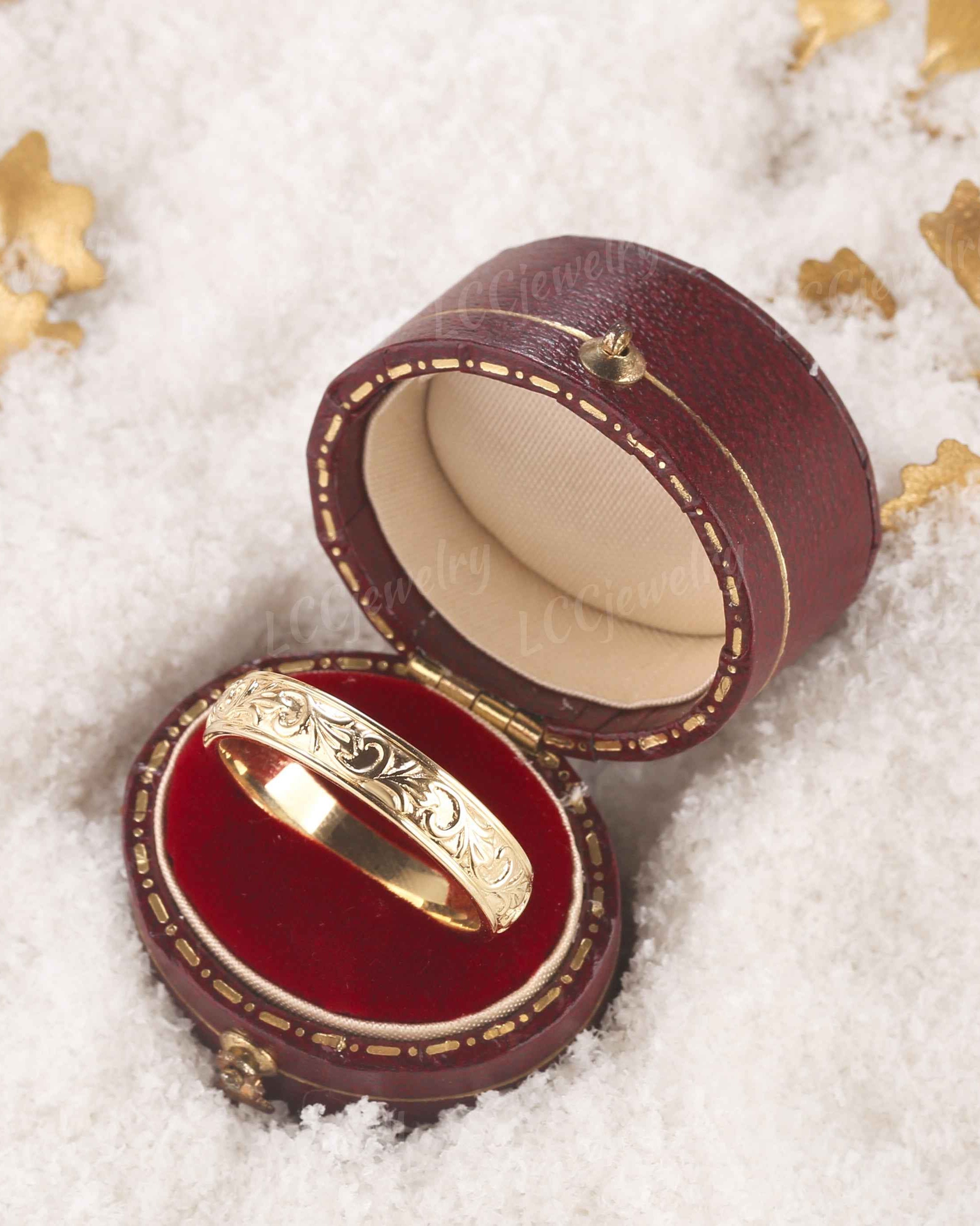 Floral Inspired | Unique Iris Design Mens Wedding Band