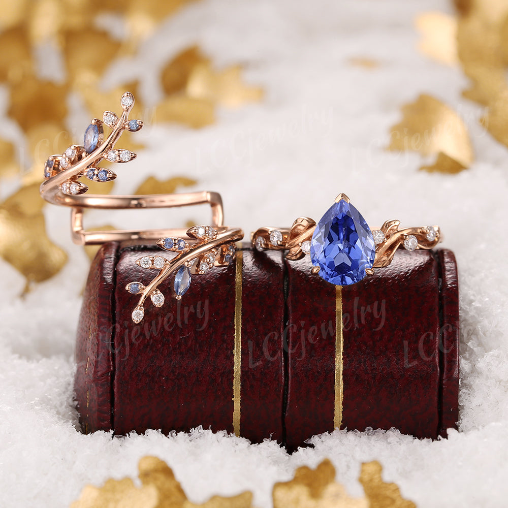 Leaf Inspired | Danity cornflower sapphire engagement ring set