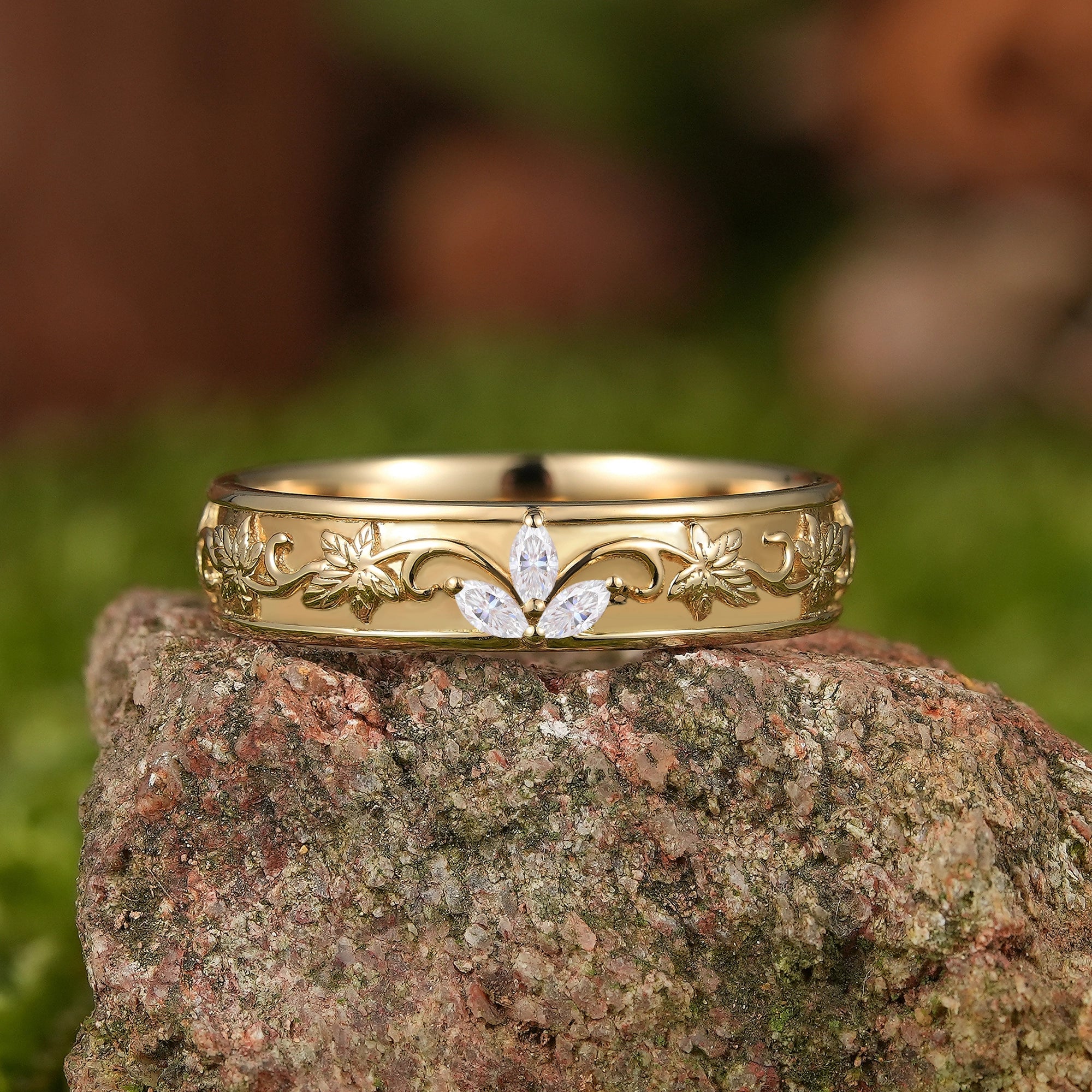 Leaf Inspired | Grape Leaf Custom Men's Wedding Band