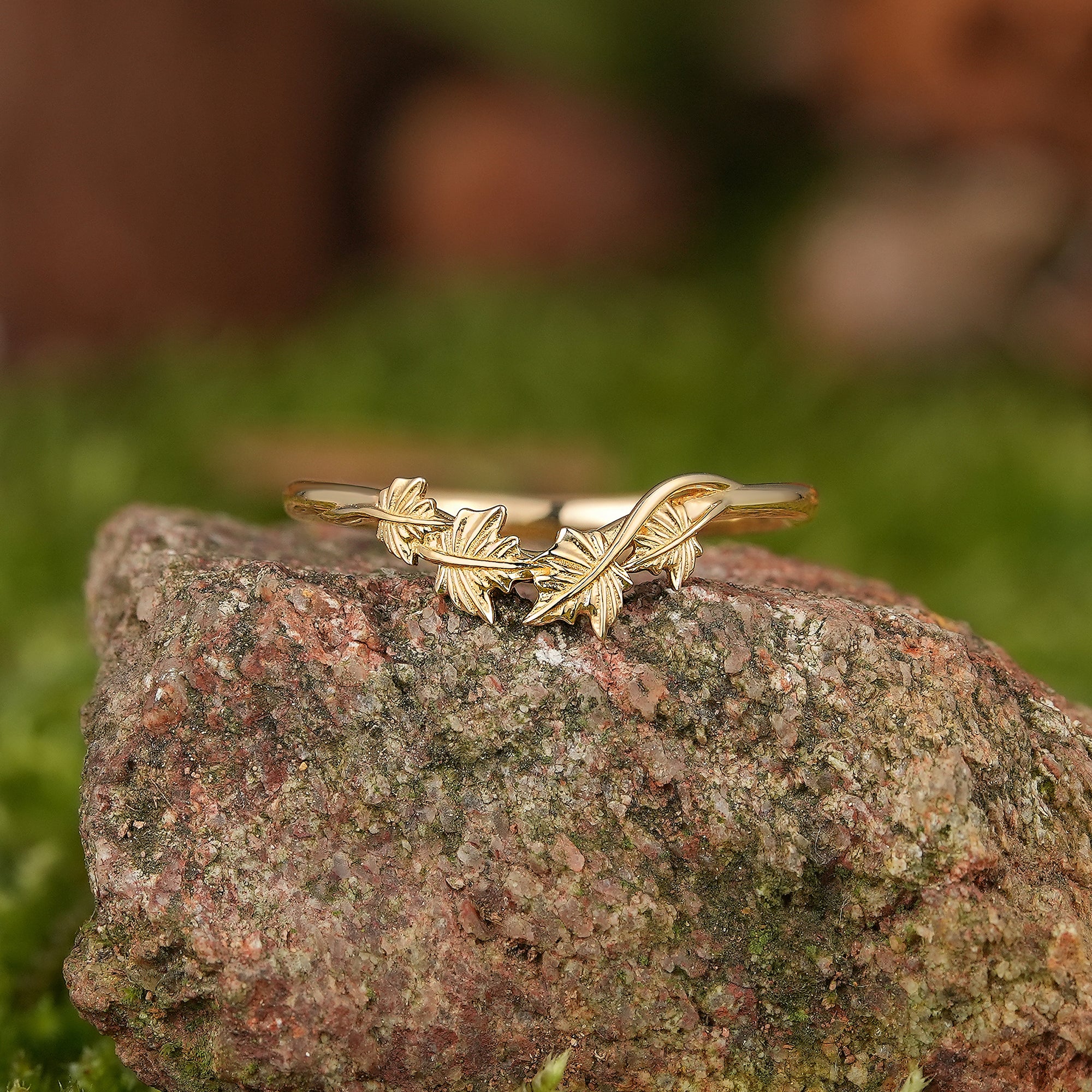 Leaf Inspired | Unique Maple Leaf Design Curved Wedding Band