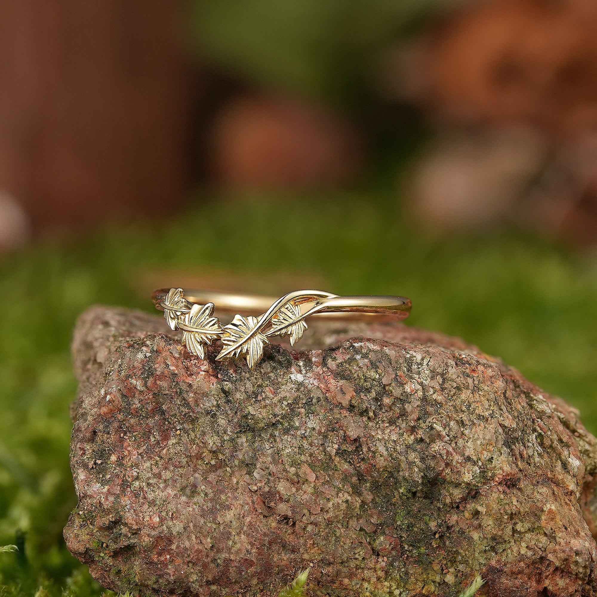 Leaf Inspired | Unique Maple Leaf Design Curved Wedding Band