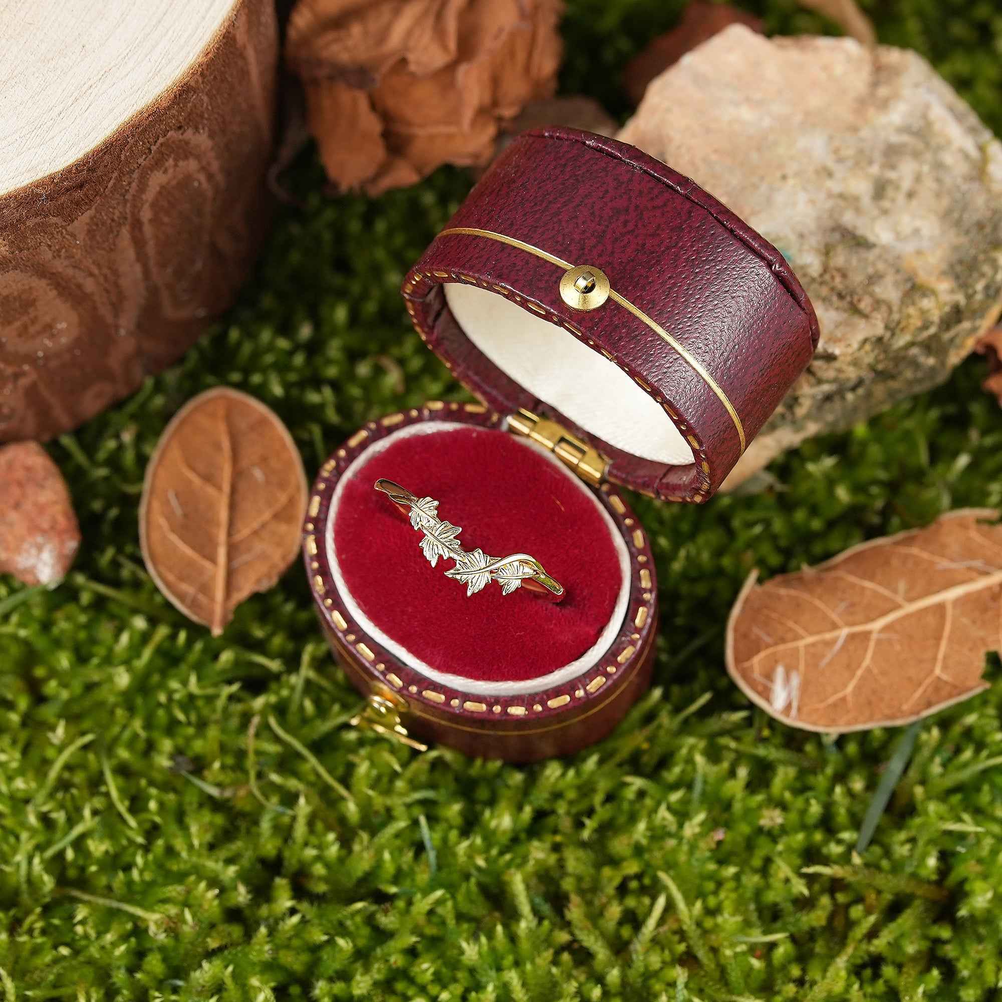 Leaf Inspired | Unique Maple Leaf Design Curved Wedding Band