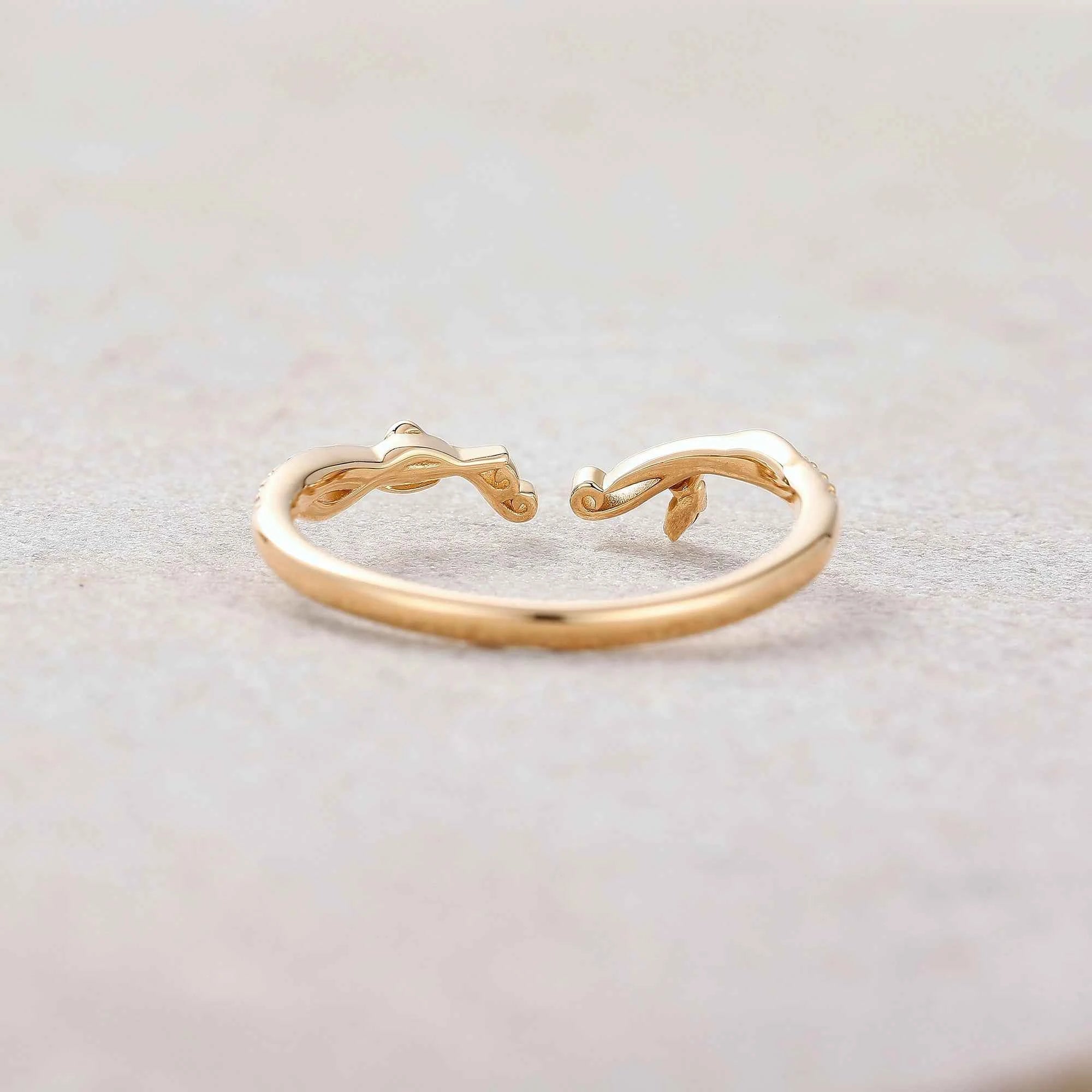 Leaf Inspired | Moning Glory Leaf Curved Wedding Band