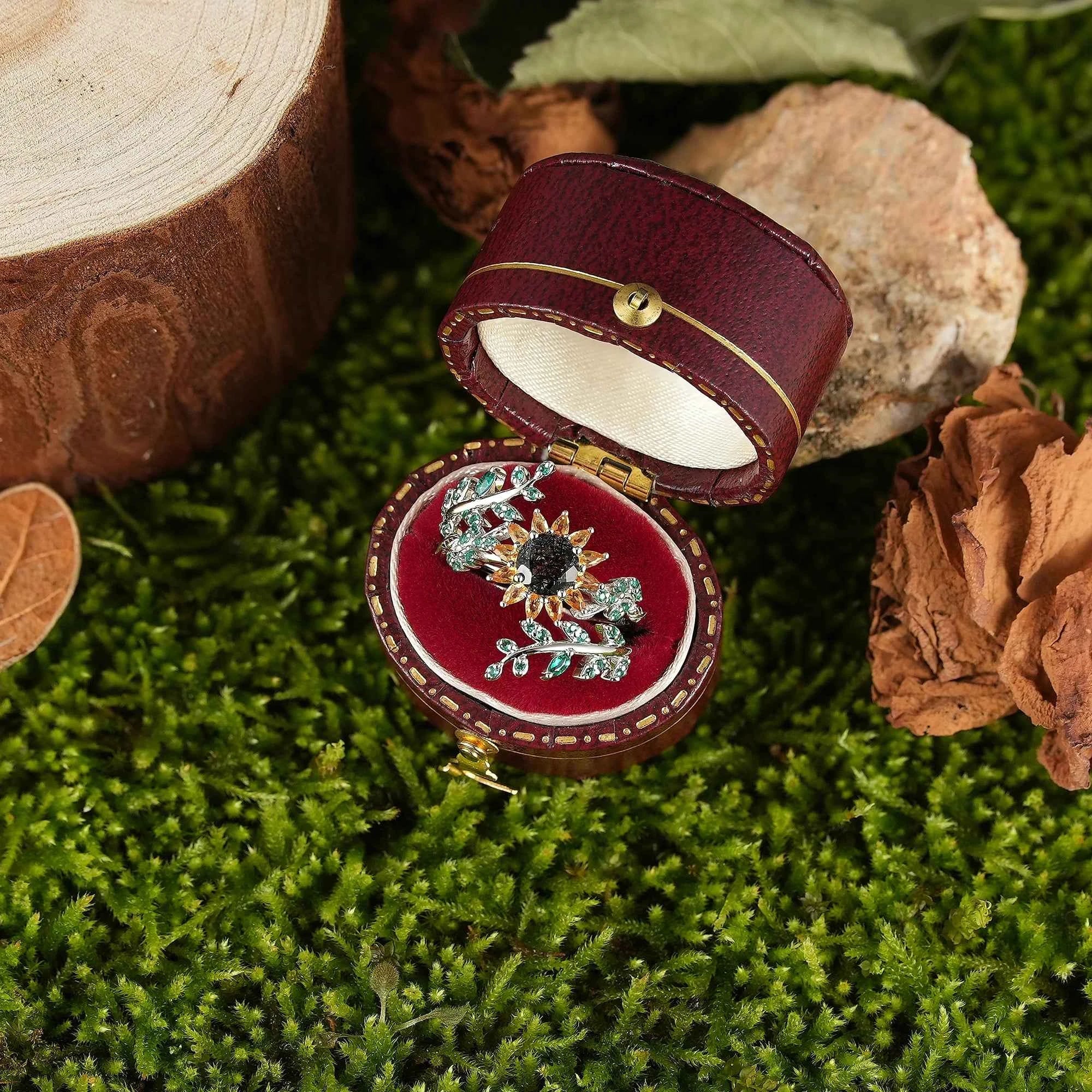 LCCjewelry | One of a Kind Sunflower Design Engagement Ring Set