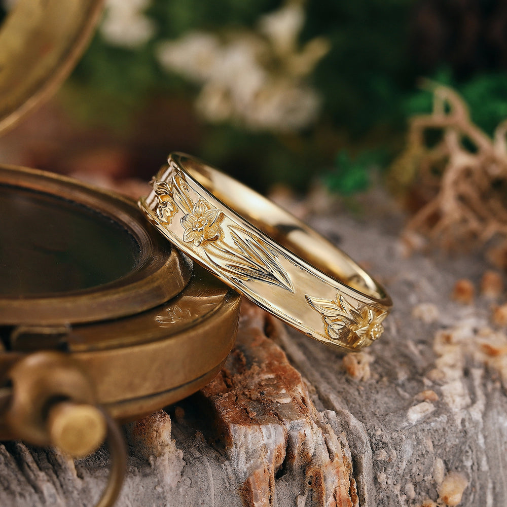 Floral Inspired | Daffodils Design Gold Wedding Band