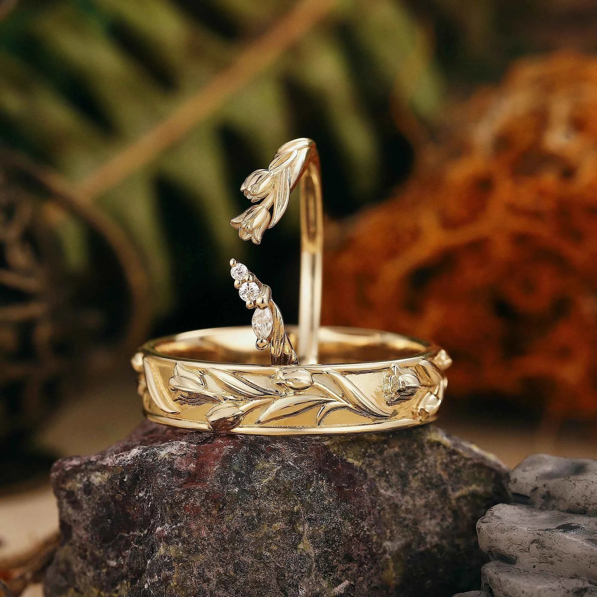 Floral Inspired | 2pc Tulip Flower Design Wedding Ring Set