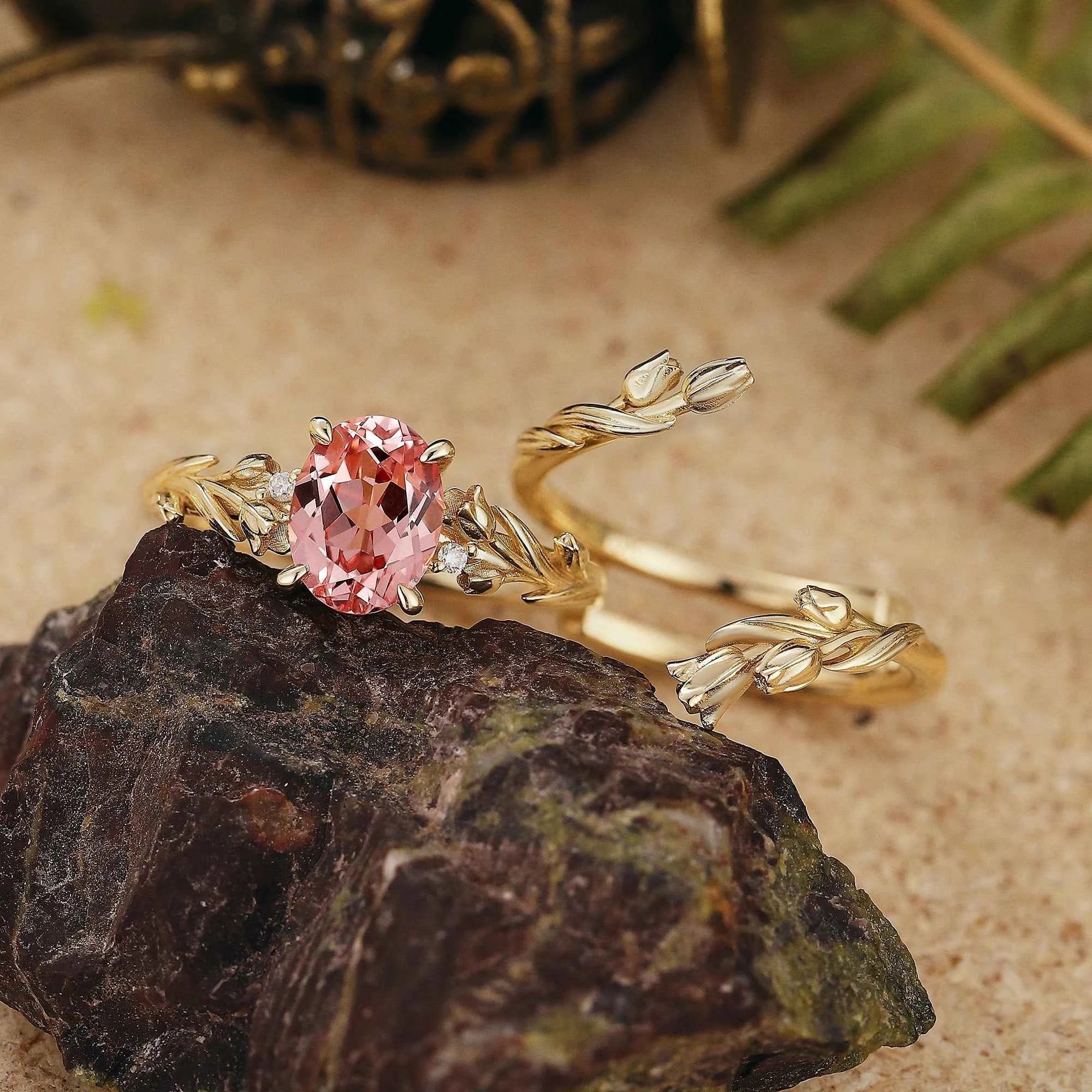 Floral Inspired | 2pc Papalacha Tulip Engagement Ring Set