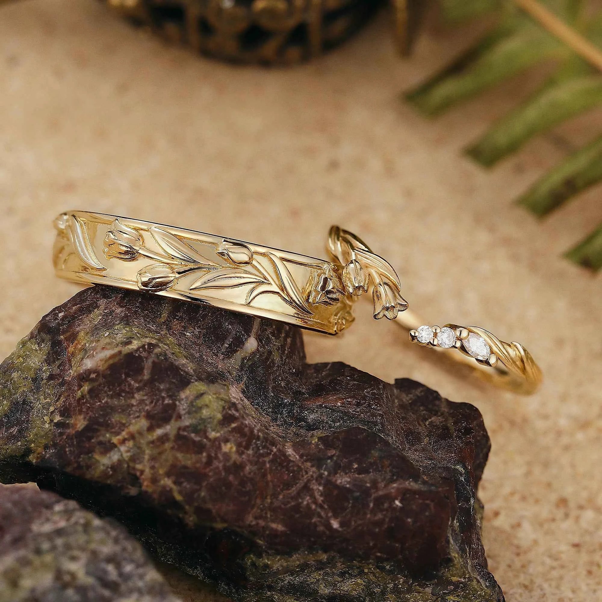 Floral Inspired | 2pc Tulip Flower Design Wedding Ring Set