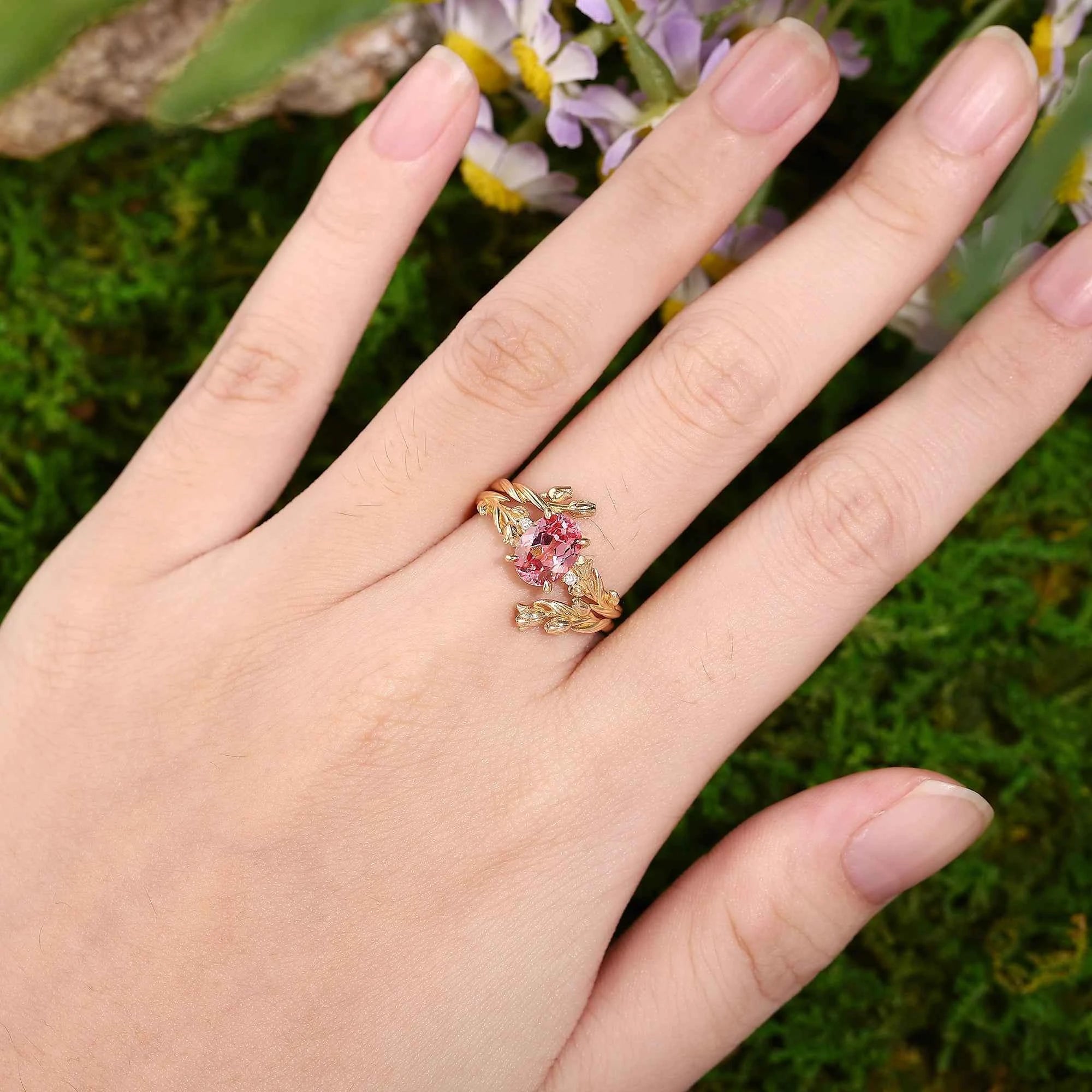 Floral Inspired | 2pc Papalacha Tulip Engagement Ring Set