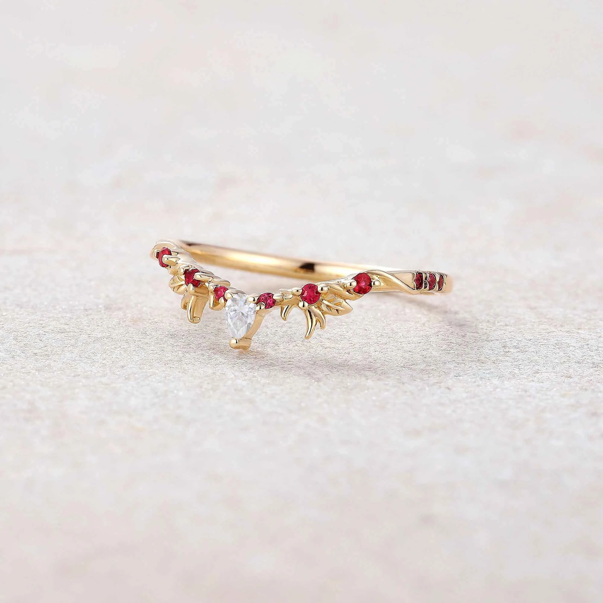 Leaf Inspired | Christmas Holly Leaf Curved Wedding Band